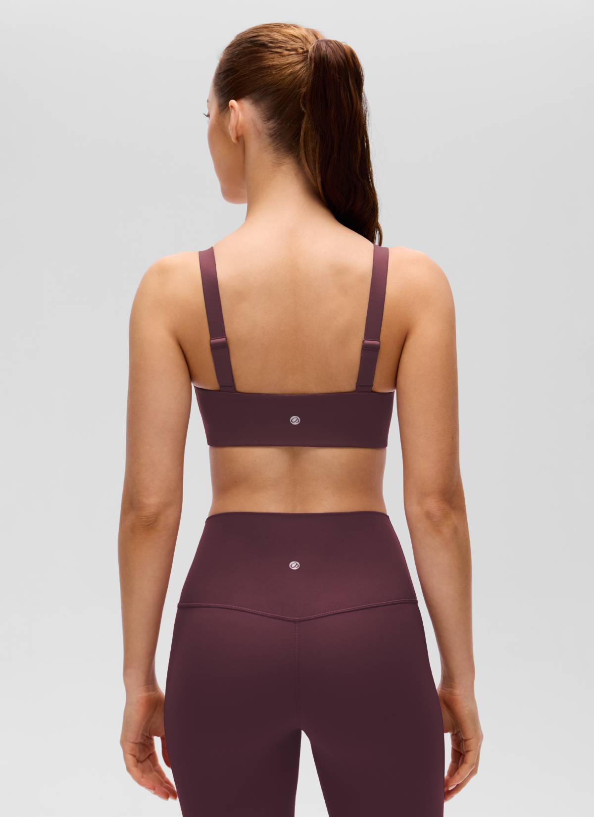 حمالة صدر رياضية بفتحة رقبة على شكل حرف U وظهر مربع لليوغا Butterluxe للنساء من CRZ YOGA لون برقوقي ناضج