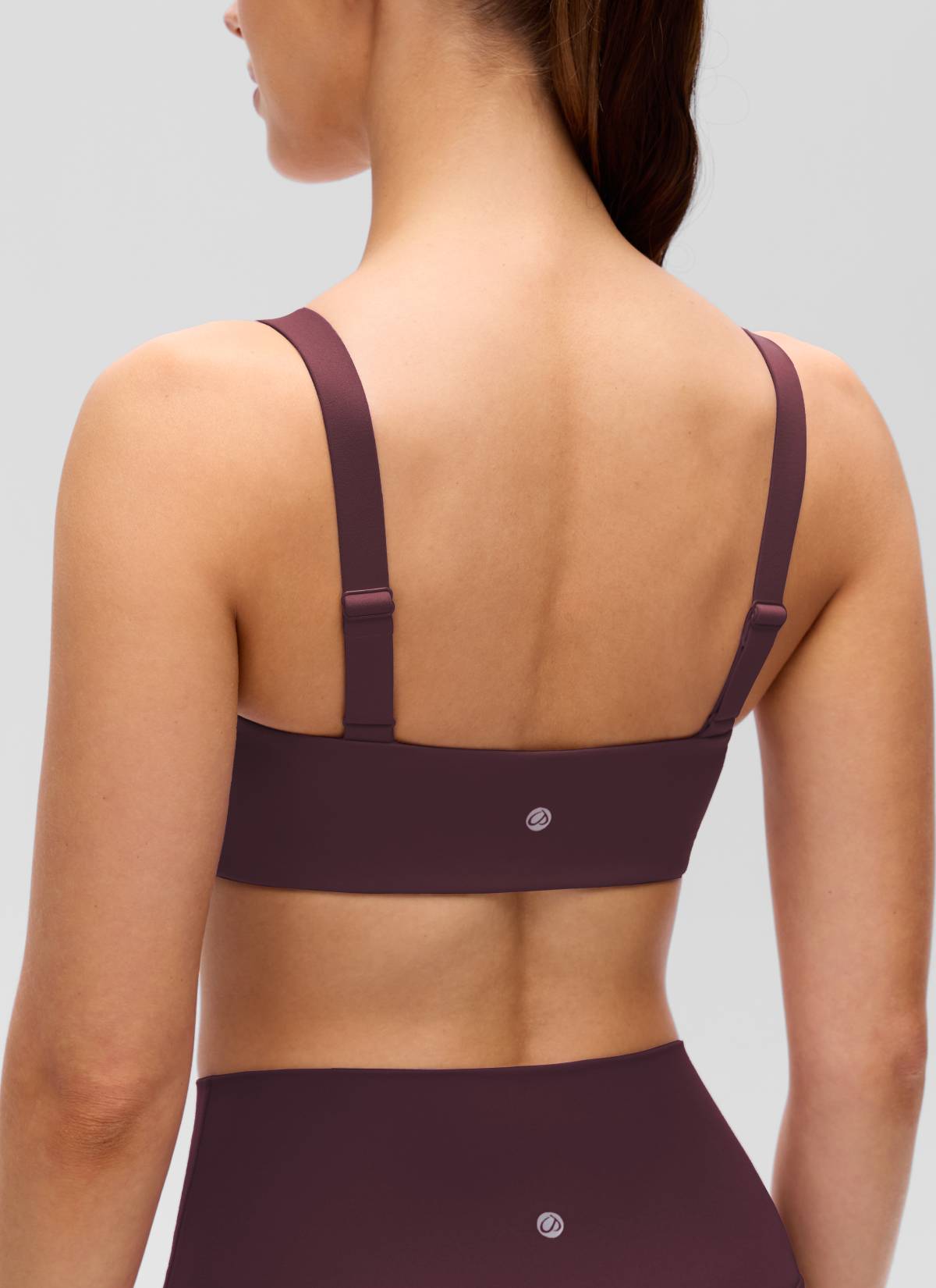 حمالة صدر رياضية بفتحة رقبة على شكل حرف U وظهر مربع لليوغا Butterluxe للنساء من CRZ YOGA لون برقوقي ناضج