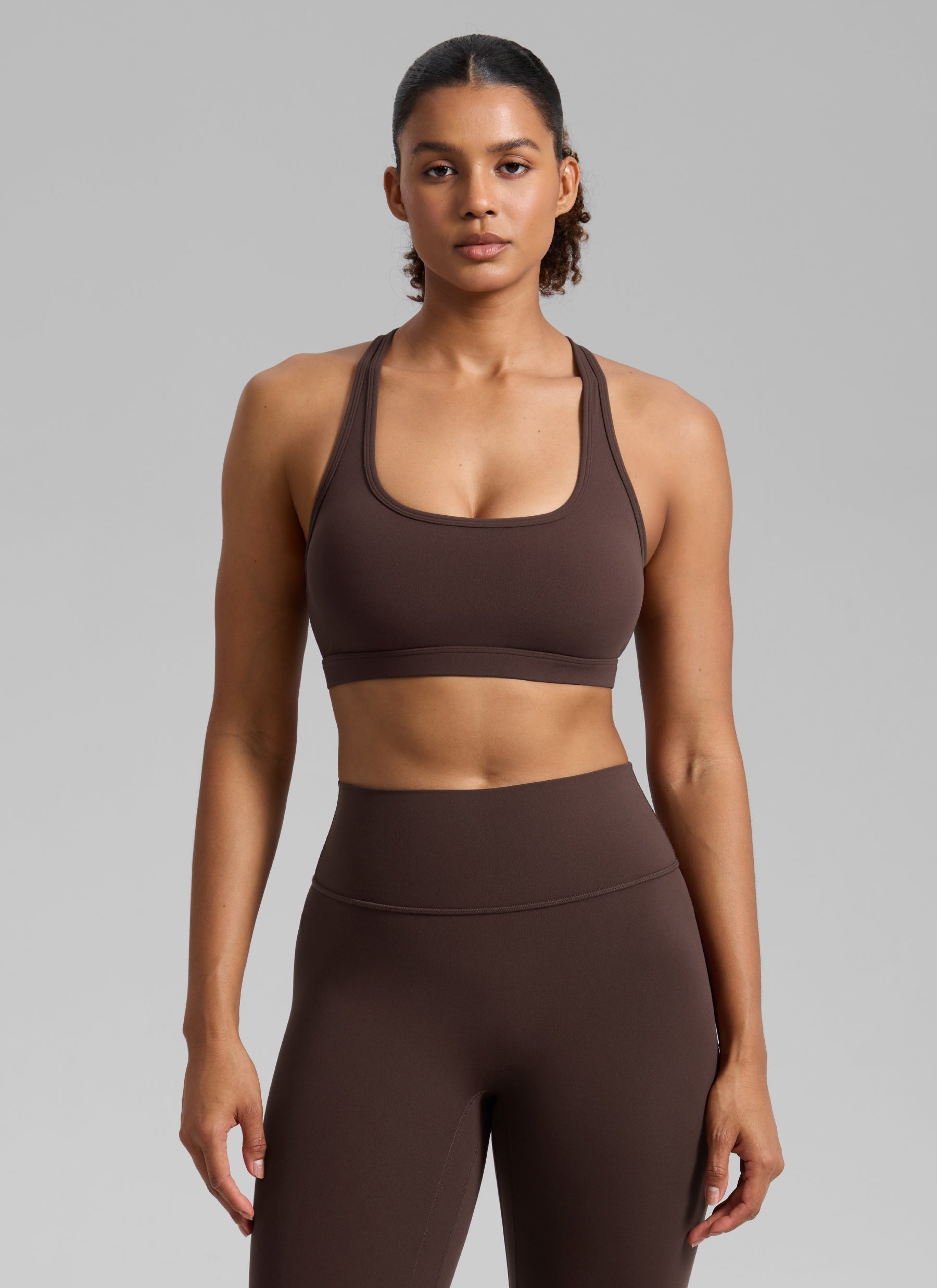 CRZ YOGA Women's Butterlift Yoga U Neck Racerback Keyhole Sports Bra Hot Fudge Brown