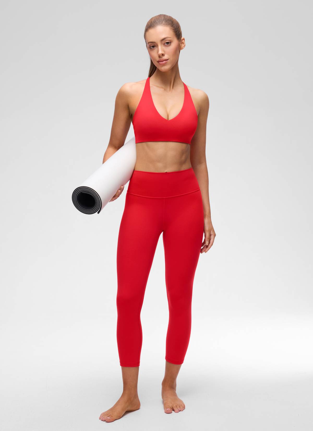 حمالة صدر رياضية Butterluxe لليوغا بقبة V وتصميم خلفي متقاطع وملتف للنساء من CRZ YOGA بلون أحمر أورورا