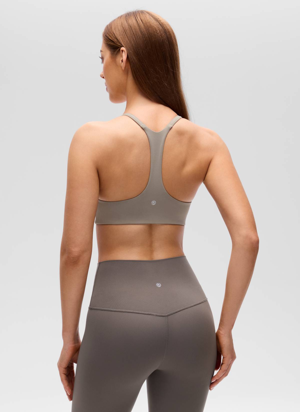 CRZ YOGA Women's Butterluxe V Neck  Racerback Thin Straps Sports Bra Warm Ash Grey @model_info:Lary