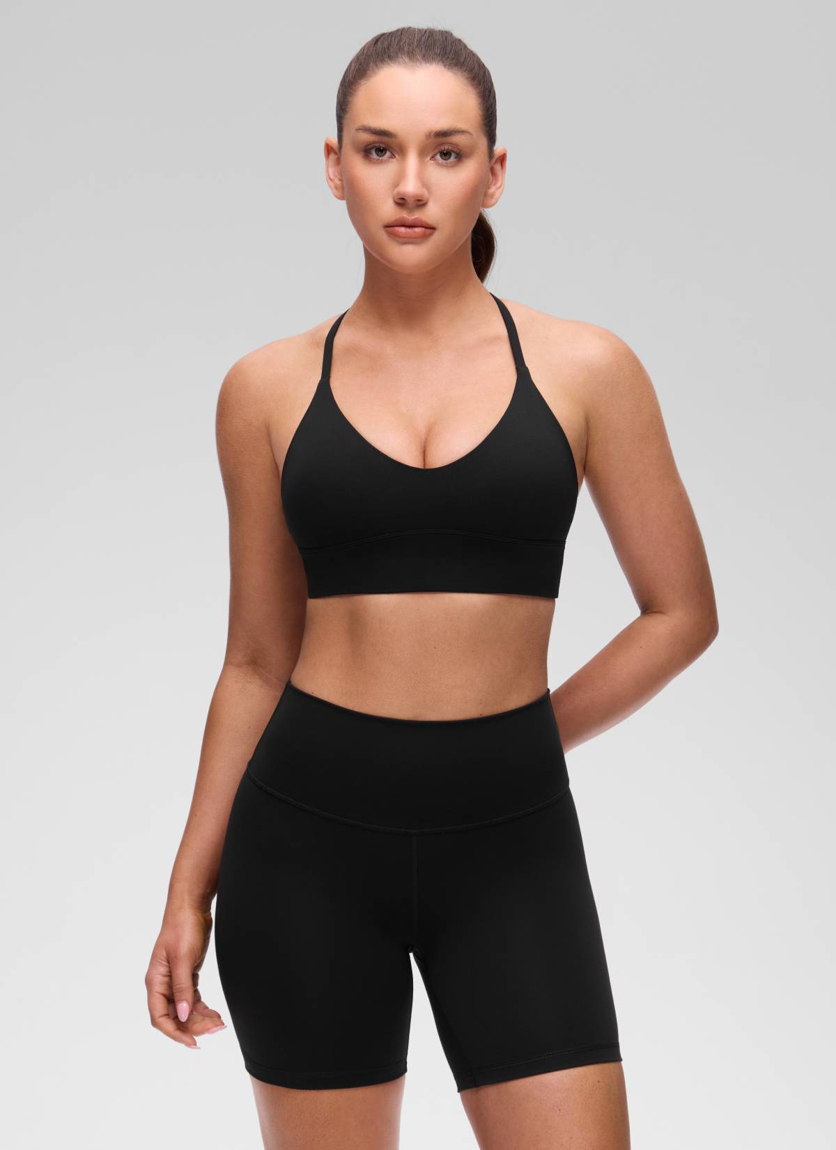حمالة صدر رياضية طويلة للنساء من CRZ YOGA، Butterluxe ، برقبة على شكل V وظهر متقاطع، باللون الأسود