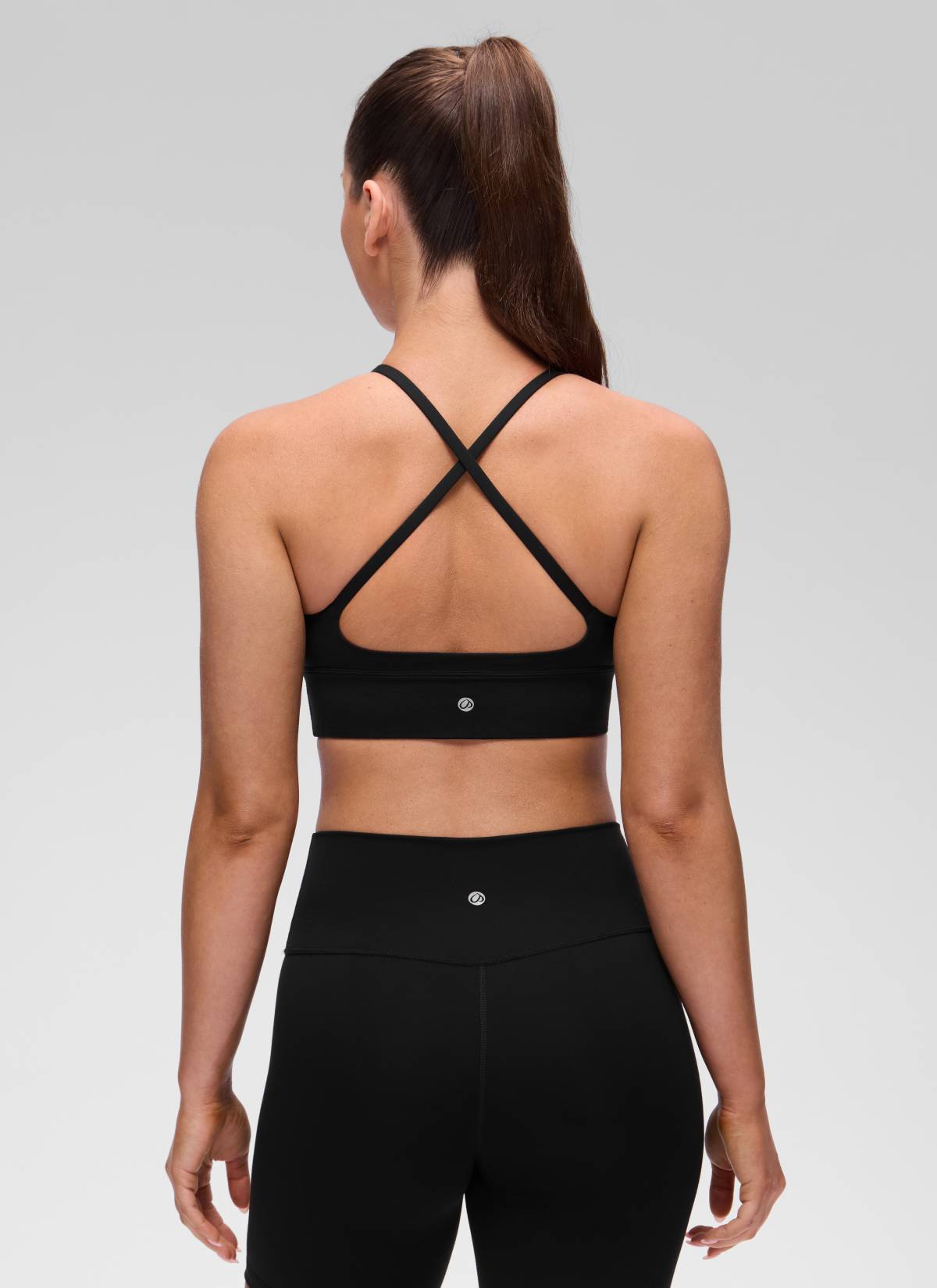 حمالة صدر رياضية طويلة للنساء من CRZ YOGA، Butterluxe ، برقبة على شكل V وظهر متقاطع، باللون الأسود