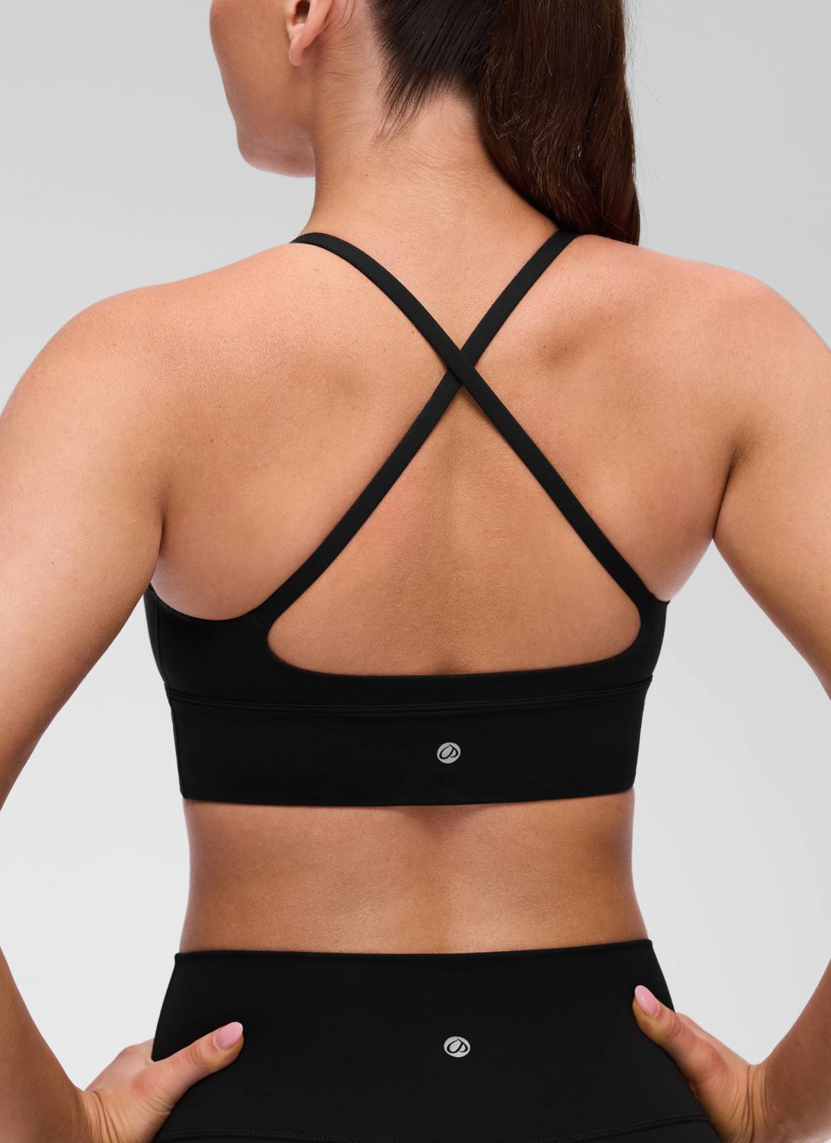 حمالة صدر رياضية طويلة للنساء من CRZ YOGA، Butterluxe ، برقبة على شكل V وظهر متقاطع، باللون الأسود