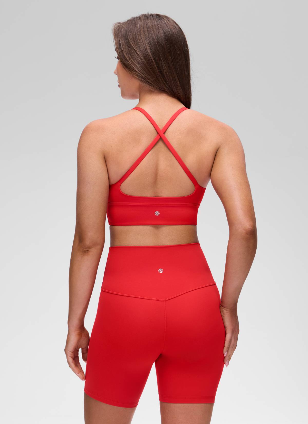 حمالة صدر رياضية طويلة للنساء من CRZ YOGA، Butterluxe ، برقبة على شكل V وظهر متقاطع، باللون الأحمر الداكن
