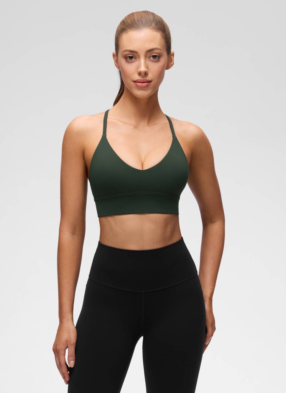 حمالة صدر رياضية طويلة للنساء من CRZ YOGA، Butterluxe ، برقبة على شكل V وظهر متقاطع، باللون الأخضر الأسطوري