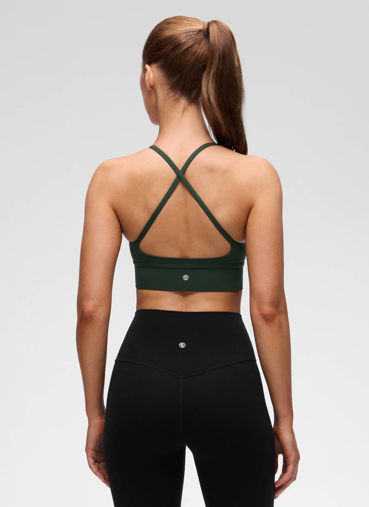 حمالة صدر رياضية طويلة للنساء من CRZ YOGA، Butterluxe ، برقبة على شكل V وظهر متقاطع، باللون الأخضر الأسطوري