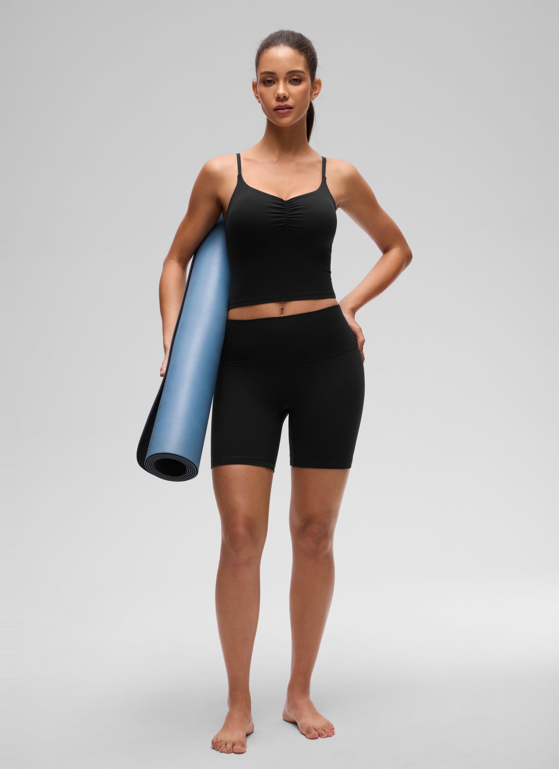 CRZ YOGA تانك نسائي مبطن قصير لليوغا بياقة V مكشكشة وظهر U من Butterluxe أسود