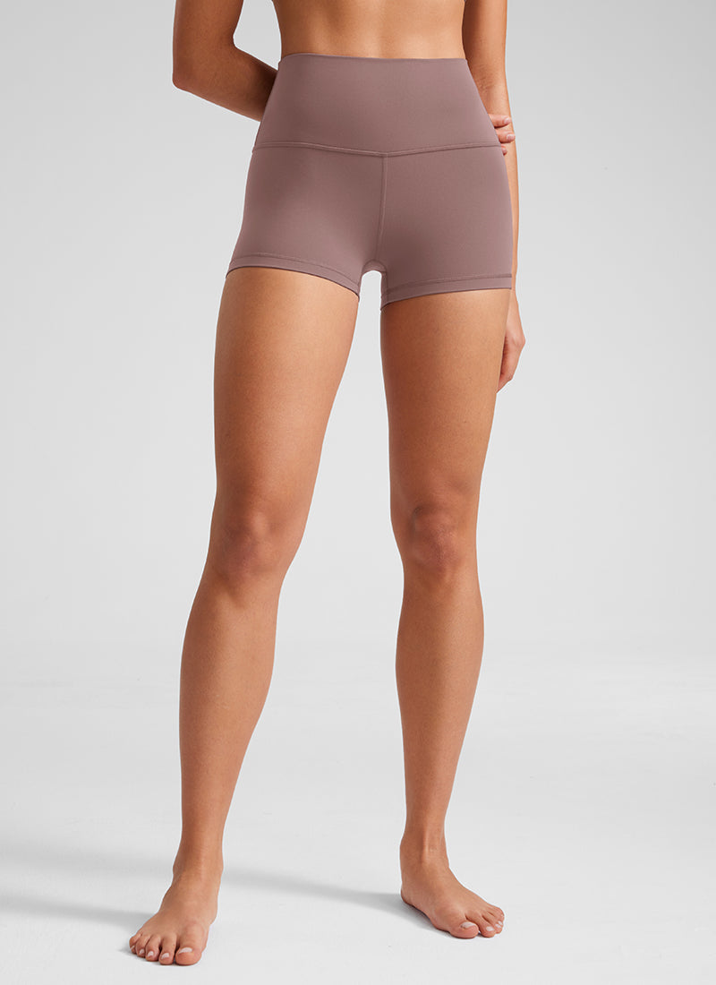 شورتات يوغا نسائية من CRZ YOGA، ذات خصر مرتفع، بنمط «Booty Butterluxe »، بطول 2.5 بوصة، لون موف