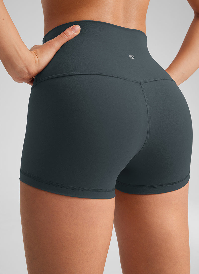 شورتات يوغا نسائية من CRZ YOGA، ذات خصر مرتفع، بنمط «بوتي Butterluxe ، بطول 2.5 بوصة، أخضر داكن