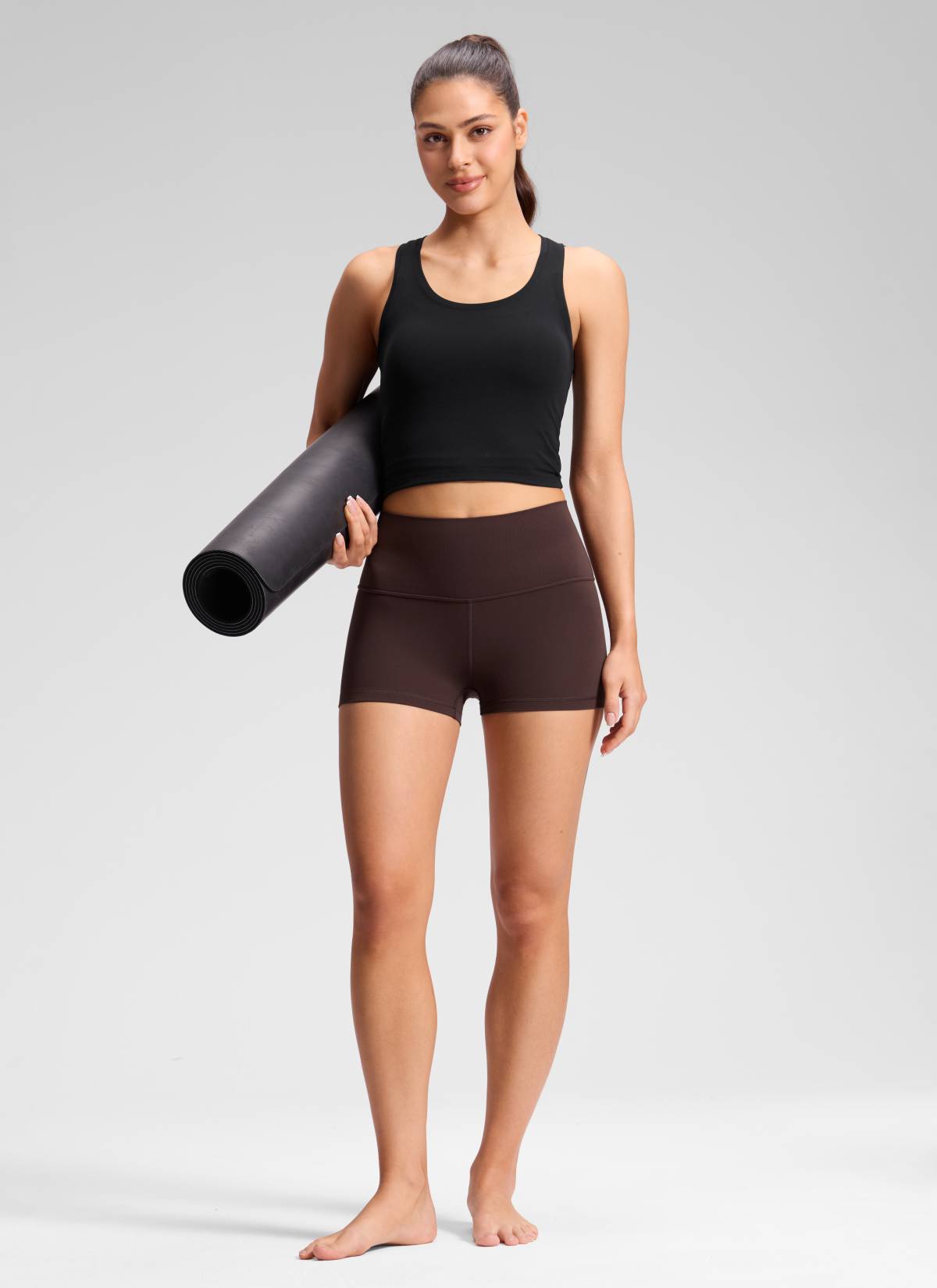 شورتات Butterluxe النسائية لليوغا من CRZ YOGA، ذات الخصر العالي، من قماش «بوتي Butterluxe »، بطول 2.5 بوصة، بلون بني «هوت فادج»