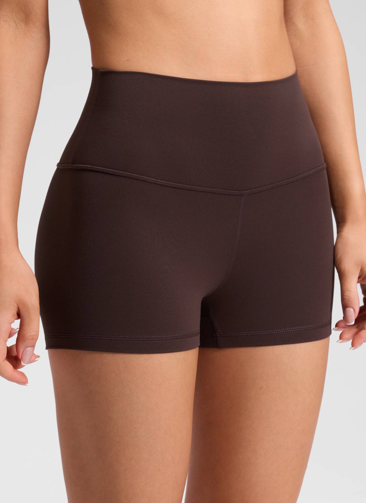 شورتات Butterluxe النسائية لليوغا من CRZ YOGA، ذات الخصر العالي، من قماش «بوتي Butterluxe »، بطول 2.5 بوصة، بلون بني «هوت فادج»