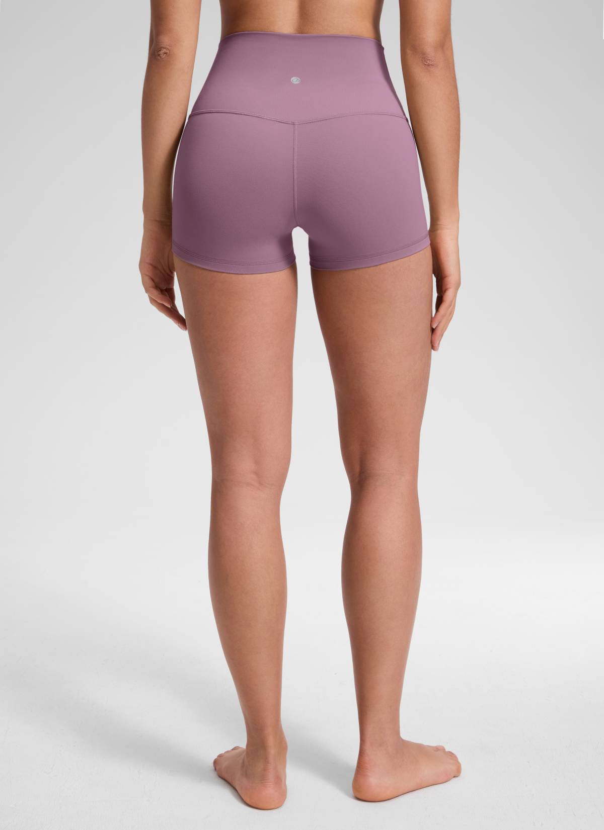 شورتات «Booty Butterluxe النسائية لليوغا من CRZ YOGA، ذات الخصر العالي، بنم Butterluxe ، بطول 2.5 بوصة، لون لافندر فاتح