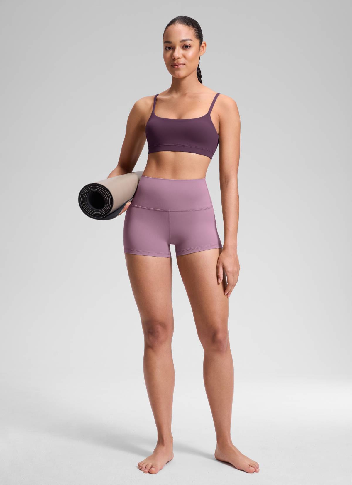 شورتات «Booty Butterluxe النسائية لليوغا من CRZ YOGA، ذات الخصر العالي، بنم Butterluxe ، بطول 2.5 بوصة، لون لافندر فاتح