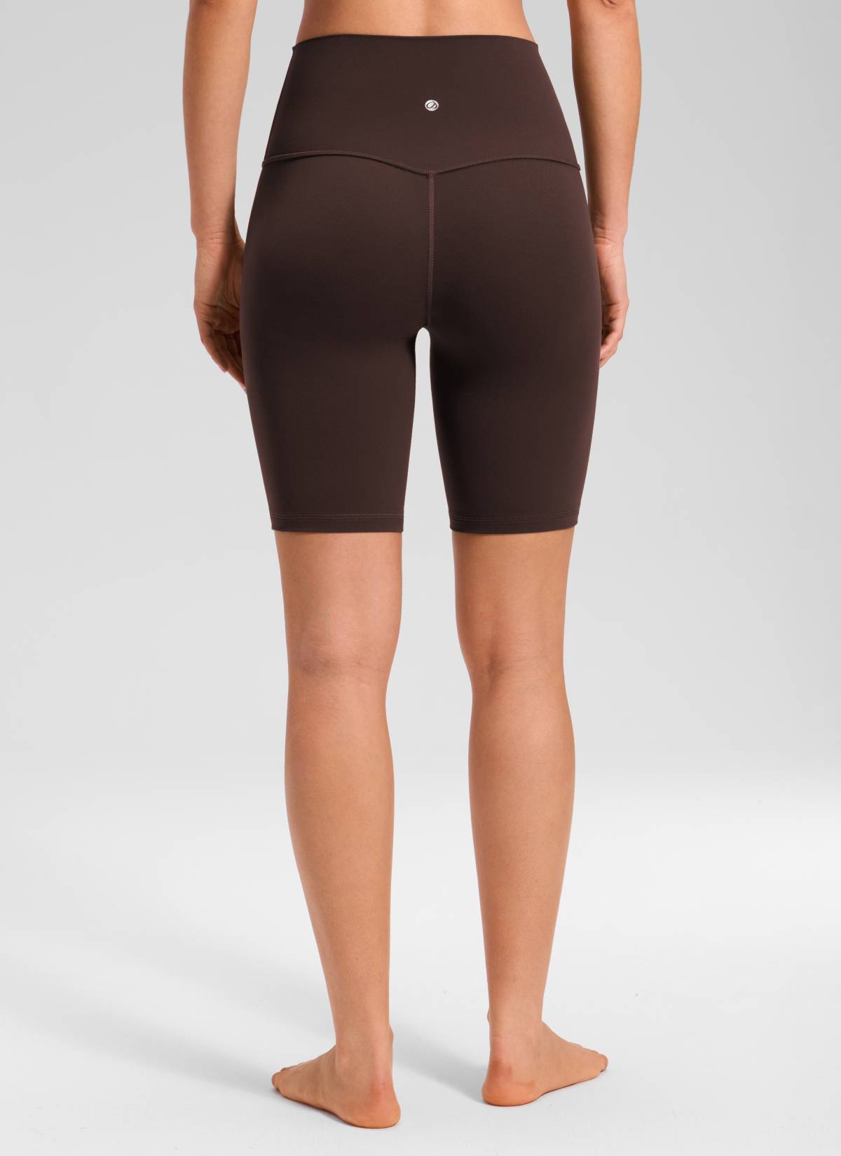 شورتات «CRZ YOGA» النسائية لليوغا، ذات الخصر العالي، من قماش Butterluxe بنمط راكبي الدراجات، بطول 8 بوصات، بلون بني «Hot Fudge»