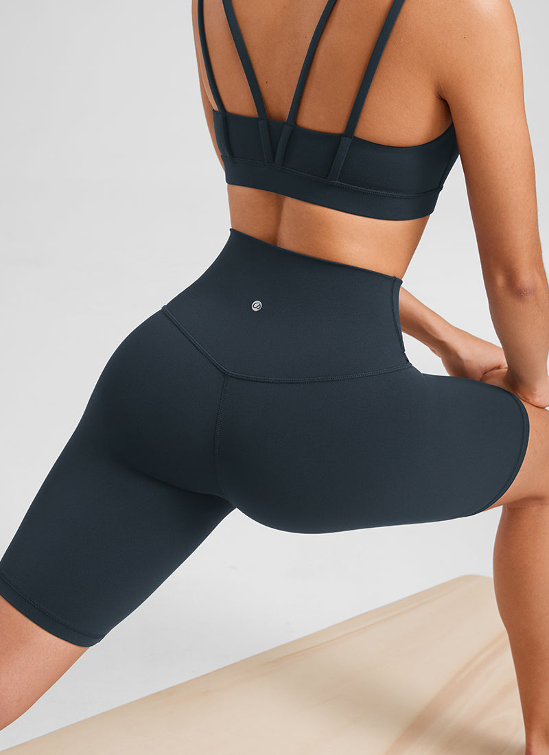 شورتات «بيكر» Butterluxe للسيدات من CRZ YOGA، ذات خصر مرتفع، من قماش Butterluxe »، بطول 8 بوصات، لون أزرق داكن أصلي
