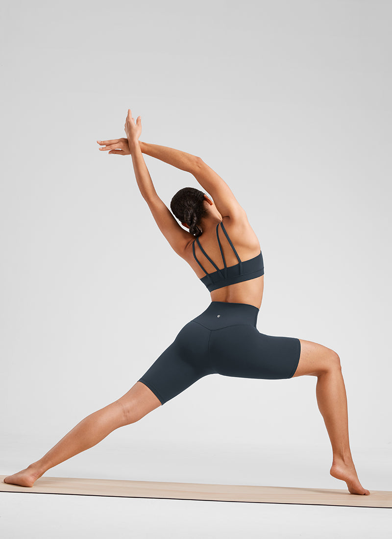 شورتات «بيكر» Butterluxe للسيدات من CRZ YOGA، ذات خصر مرتفع، من قماش Butterluxe »، بطول 8 بوصات، لون أزرق داكن أصلي