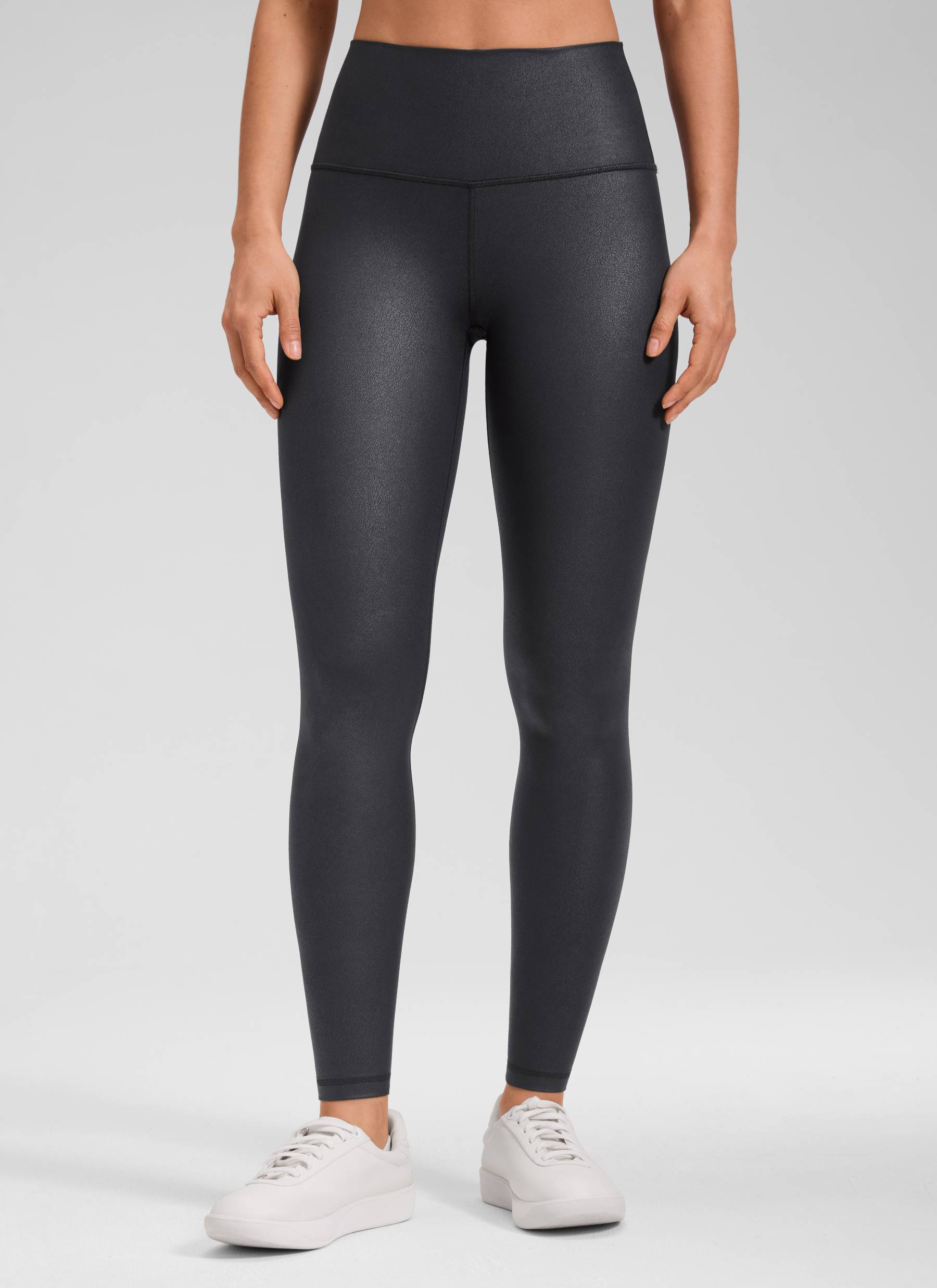 ليقنز نسائي من CRZ YOGA بخصائص مatte Faux Leather من مجموعة Butterluxe بطول 71 سم بنقشة فضية سوداء