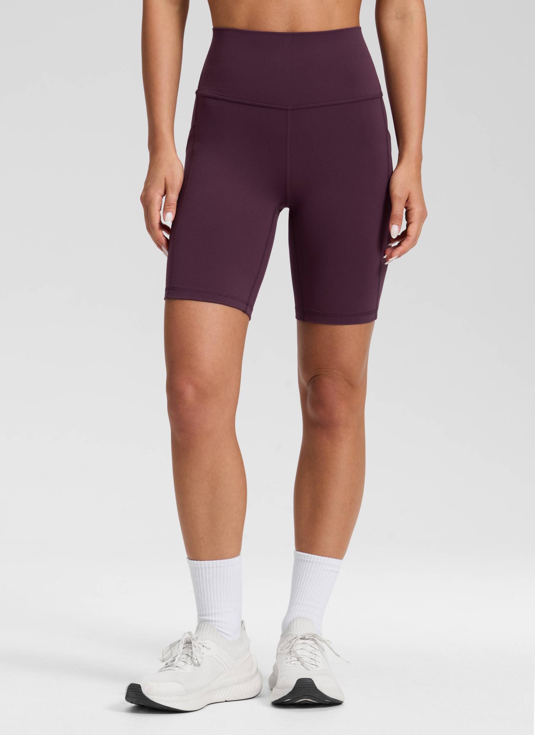 شورت يوغا نسائي من CRZ YOGA بخصر مرتفع وتصميم بايكر Butterluxe بطول 8 بوصات، لون أرجواني غامق