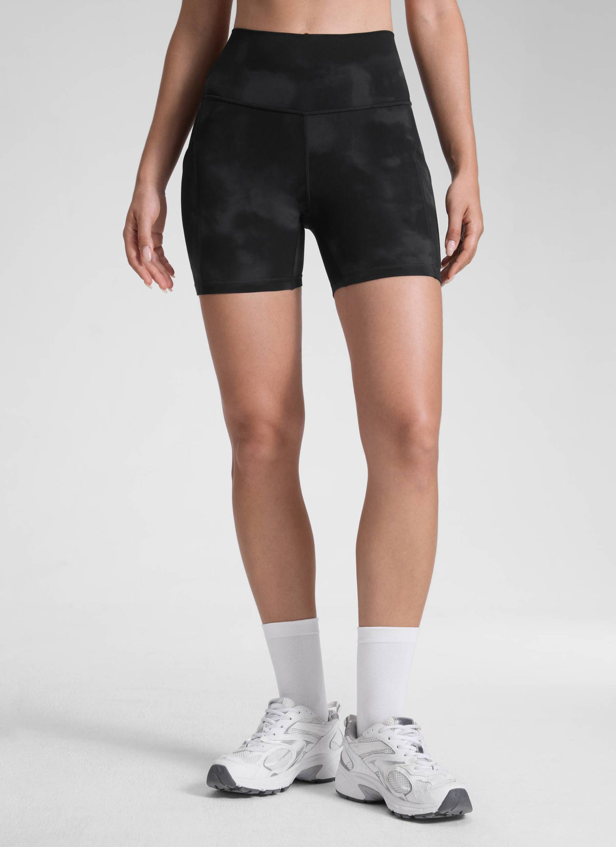 CRZ YOGA Women's Yoga High Rise Biker Butterluxe Pockets Shorts 5'' Black Tie Dye Flowers @model_info:Malisa