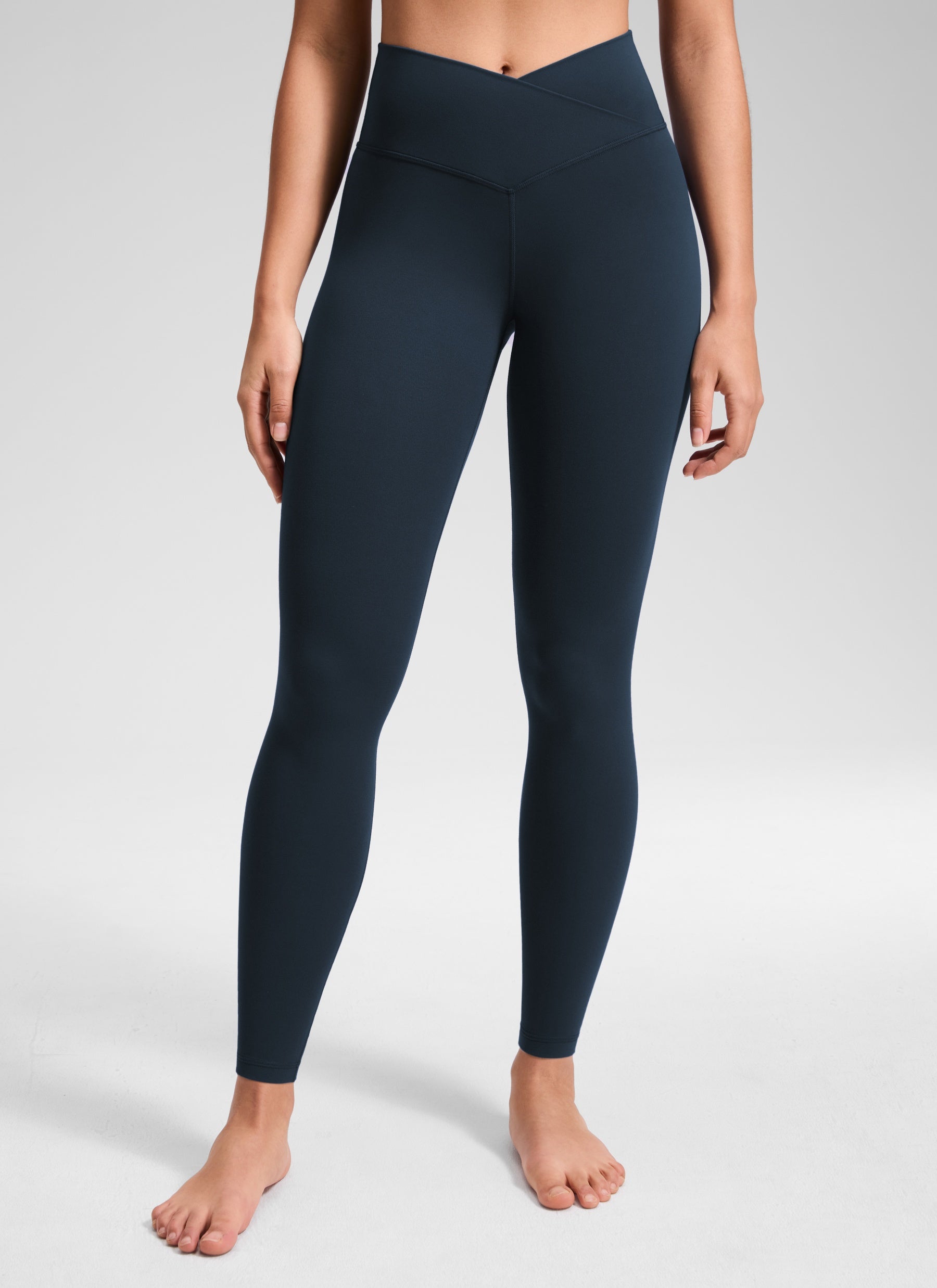 بنطلون ضيق لليوغا Butterluxe بخصر مرتفع وقصة على شكل حرف V للنساء من CRZ YOGA، طول 71 سم، أزرق داكن