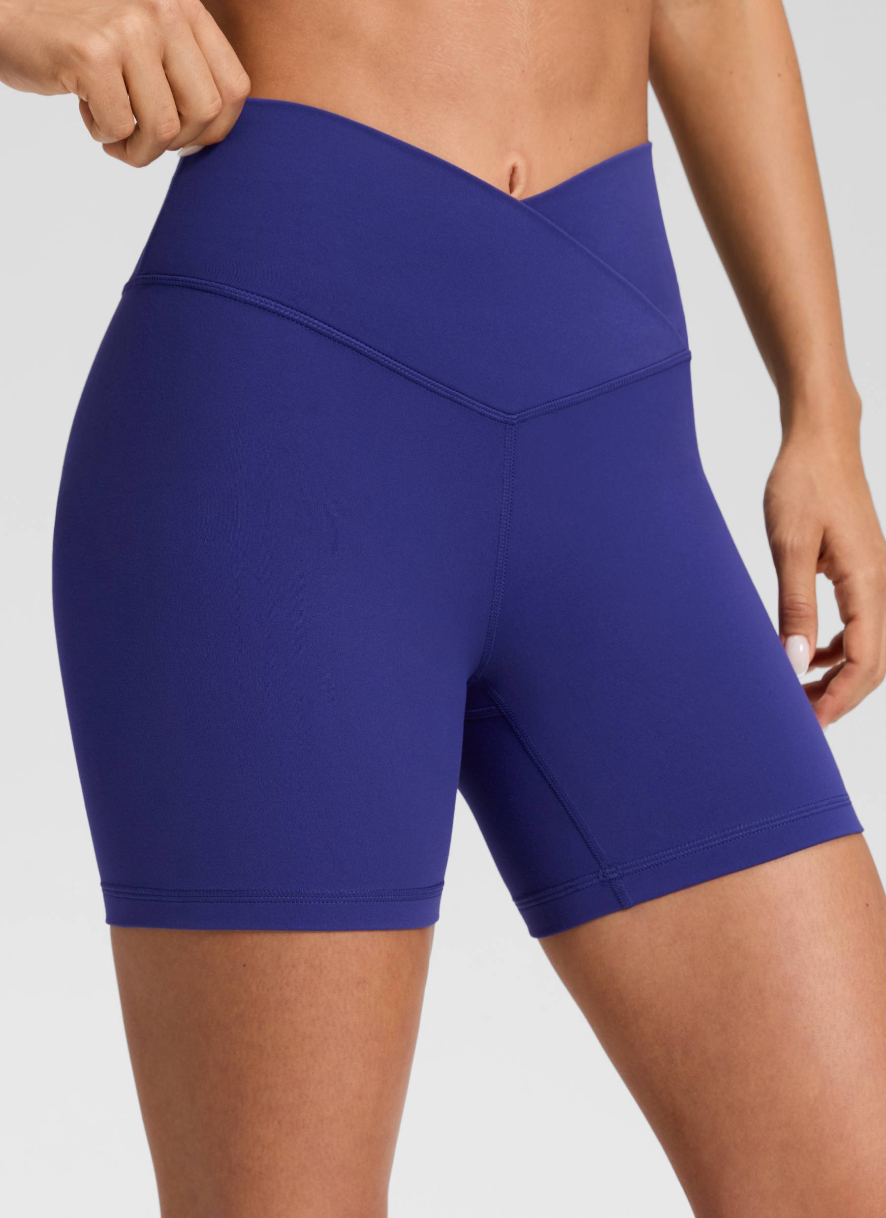 شورتات ركوب الدراجات النسائية من CRZ YOGA ذات الخصر المرتفع ونمط Butterluxe المتقاطع من قماش Butterluxe »، بطول 5 بوصات، باللون الأزرق «Larkspur»