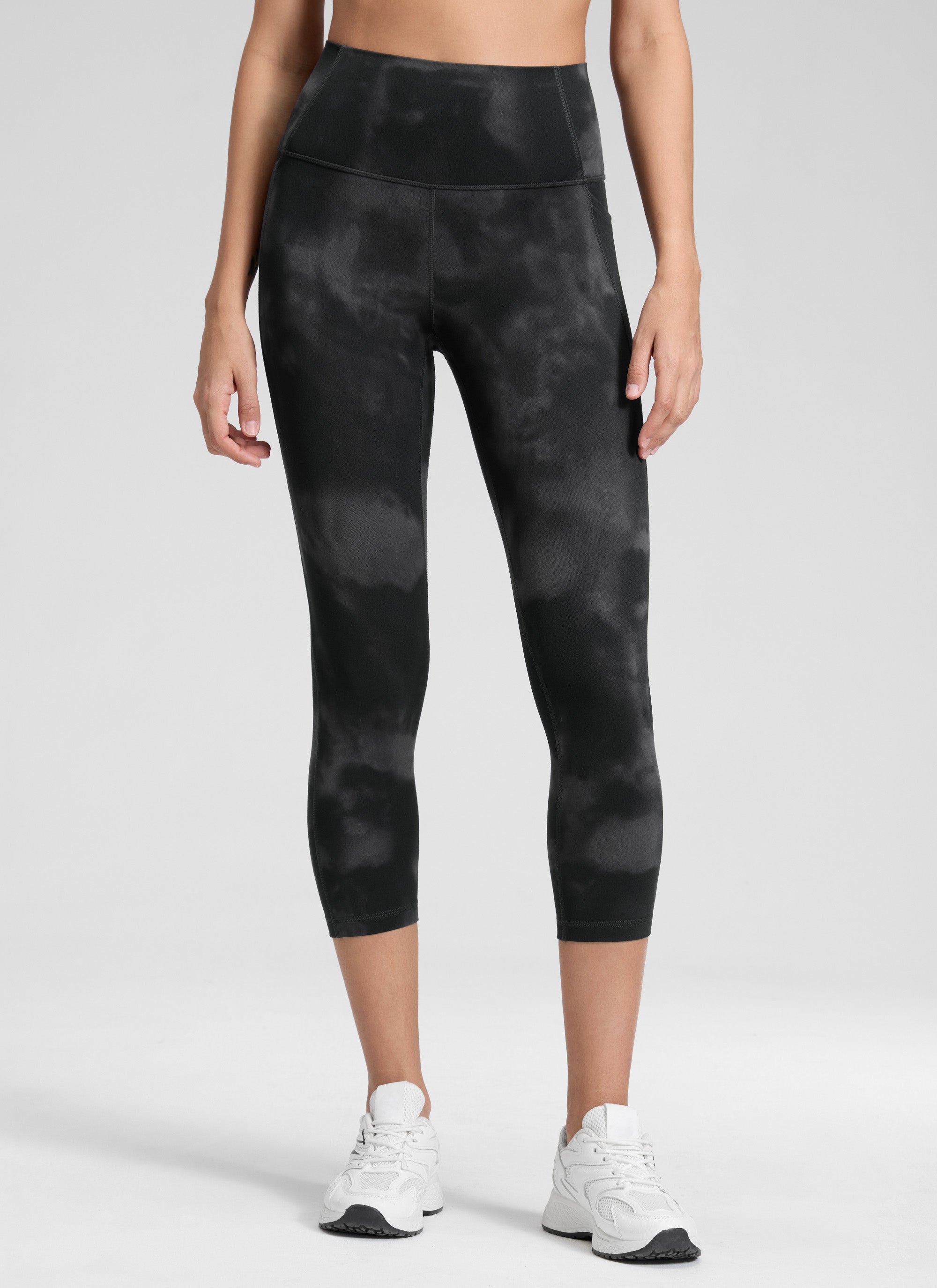 CRZ YOGA - Butterluxe نسائي لليوغا بخصر مرتفع Butterluxe قماش Butterluxe مع جيوب، بطول 21 بوصة، أسود، بنقشة أزهار «Tie Dye»
