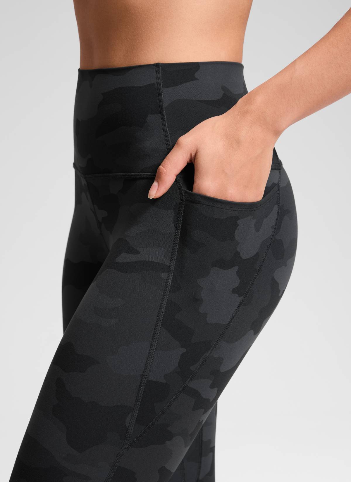 CRZ YOGA - Butterluxe نسائي لليوغا بخصر مرتفع من قماش Butterluxe مع جيوب، 21 بوصة، رمادي داكن بنمط التمويه، 2