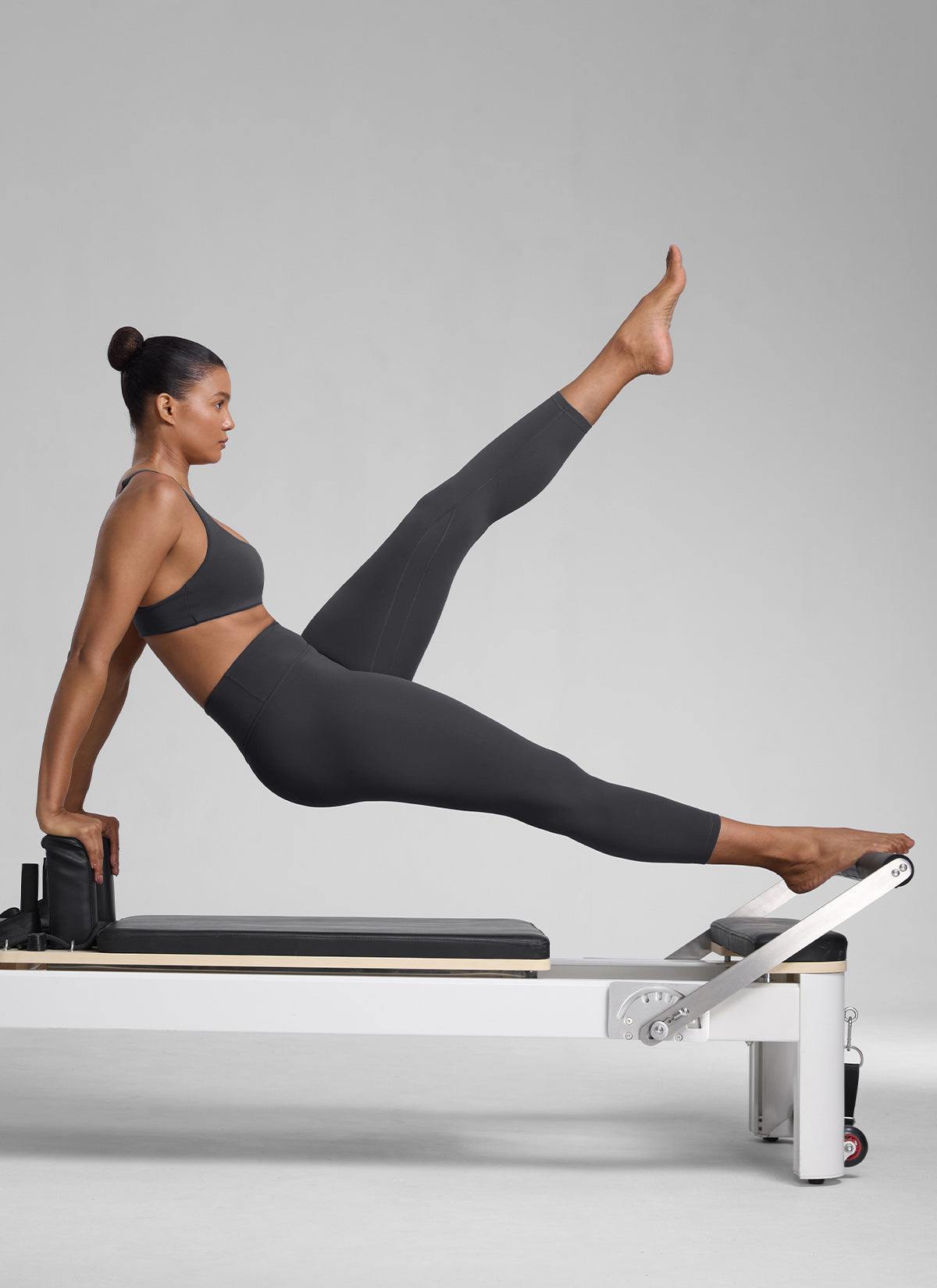 ليقنز كابري للتمارين بخصر عالٍ نسائي من CRZ YOGA بطول 58 سم