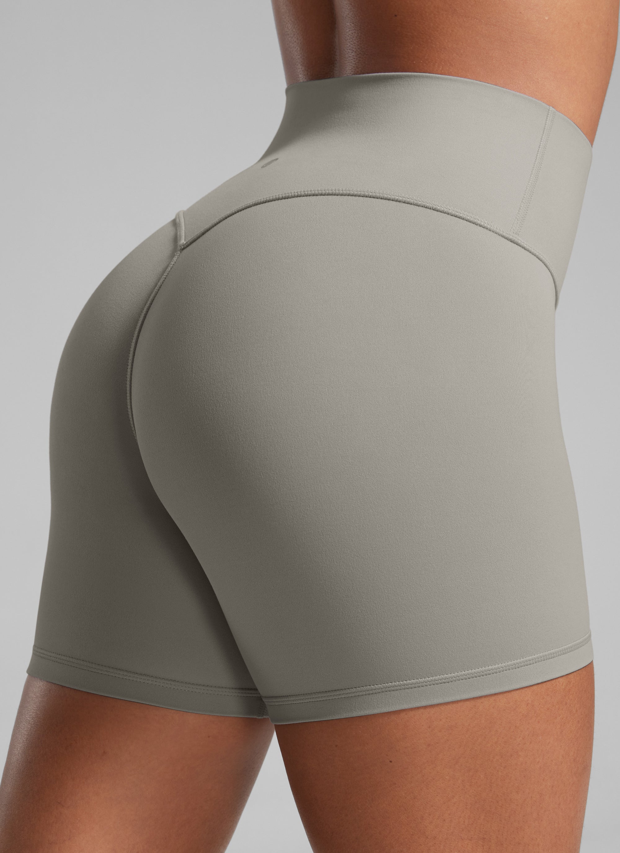 شورت CRZ YOGA نسائي Butterlift رياضي للتمارين وركوب الدراجات بتصميم رفع المؤخرة - رمادي روكي