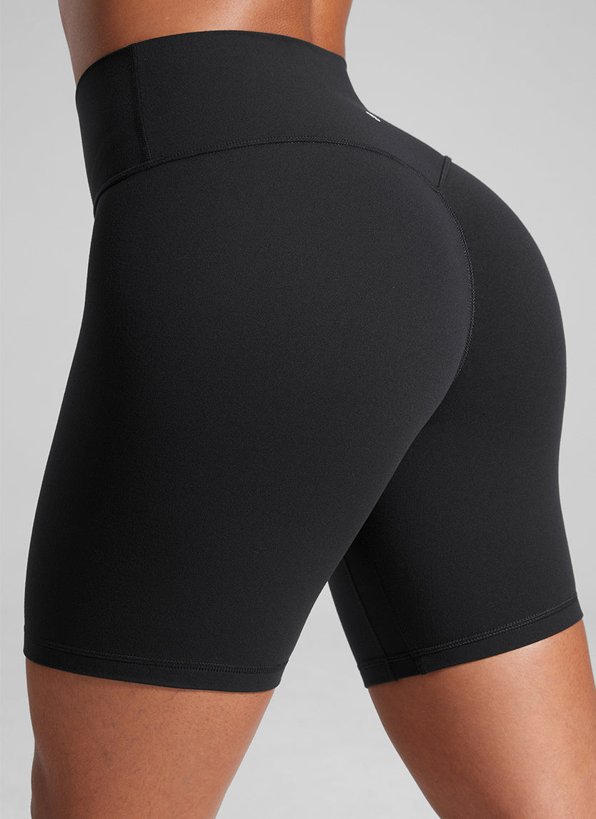 CRZ YOGA Butterlift شورت بايكر نسائي بتصميم Scrunch Butt بطول 15 سم بدون خياطة أمامية أسود