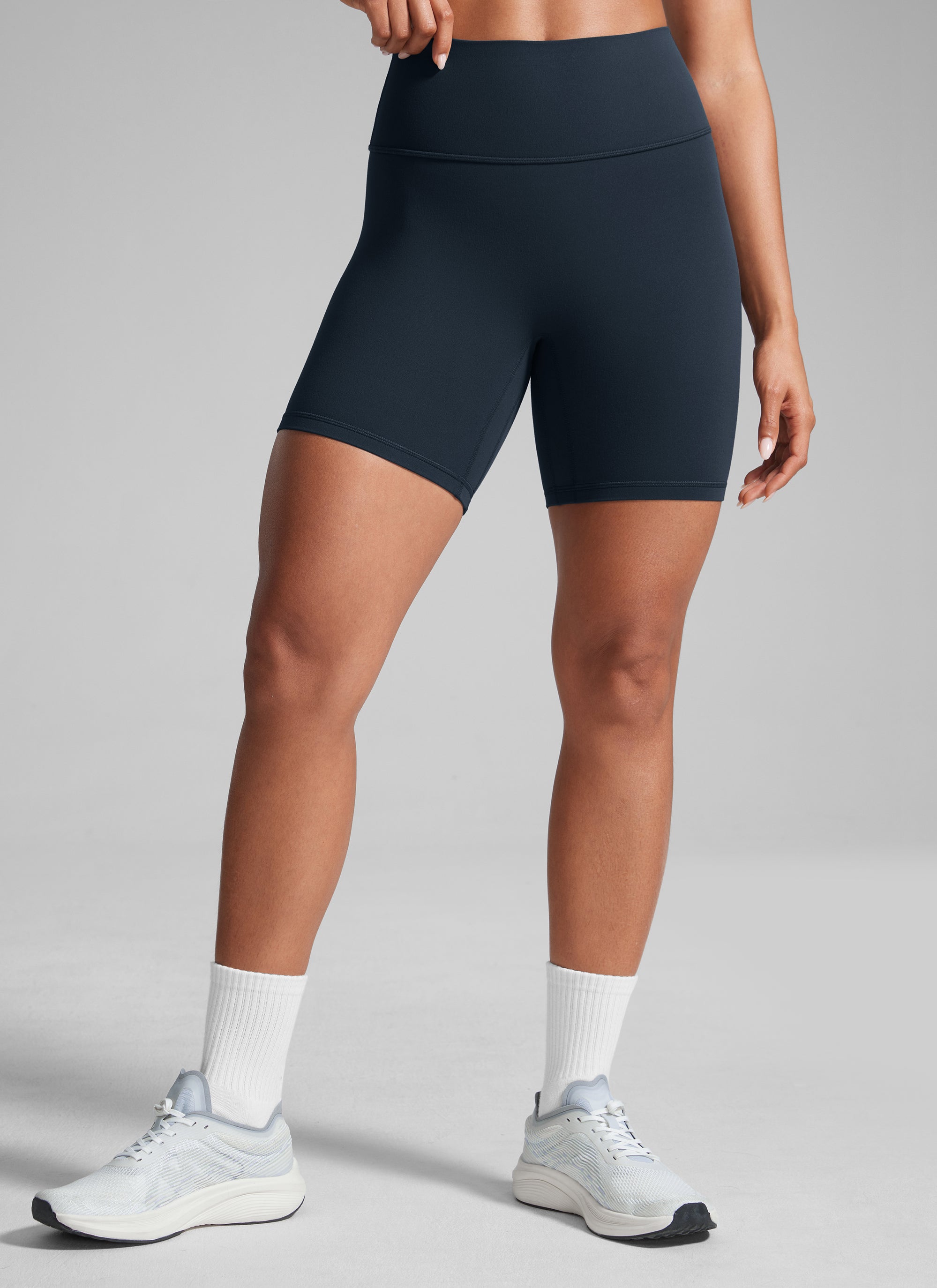 CRZ YOGA Butterlift شورت بايكر نسائي بتصميم Scrunch Butt بطول 15 سم بدون خياطة أمامية كحلي داكن