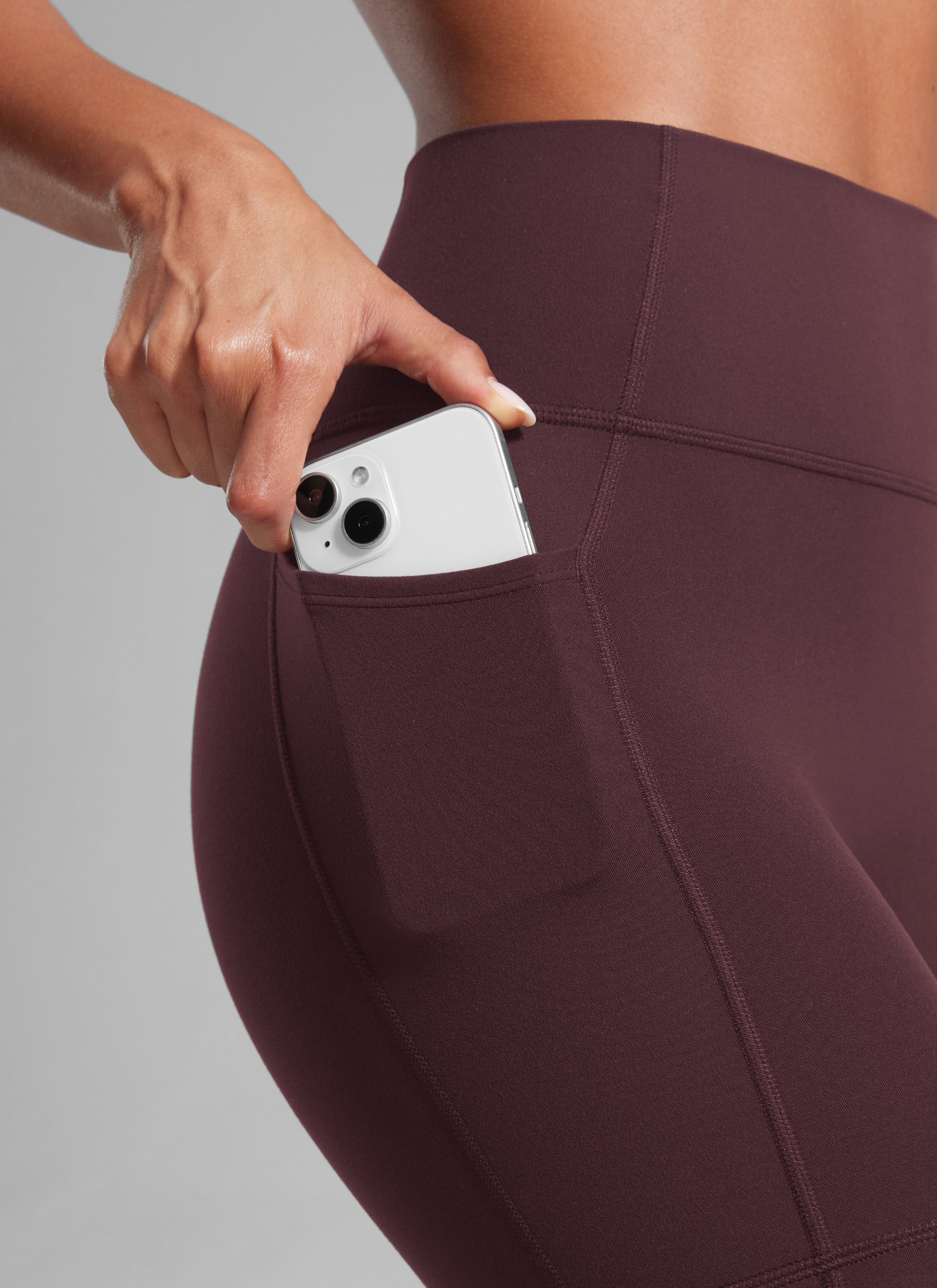 CRZ YOGA شورت راكب الدراجة نسائي Butterlift بتصميم مزموم للمؤخرة وبدون خياطة أمامية بجيوب 13 سم لون البرقوق الناضج