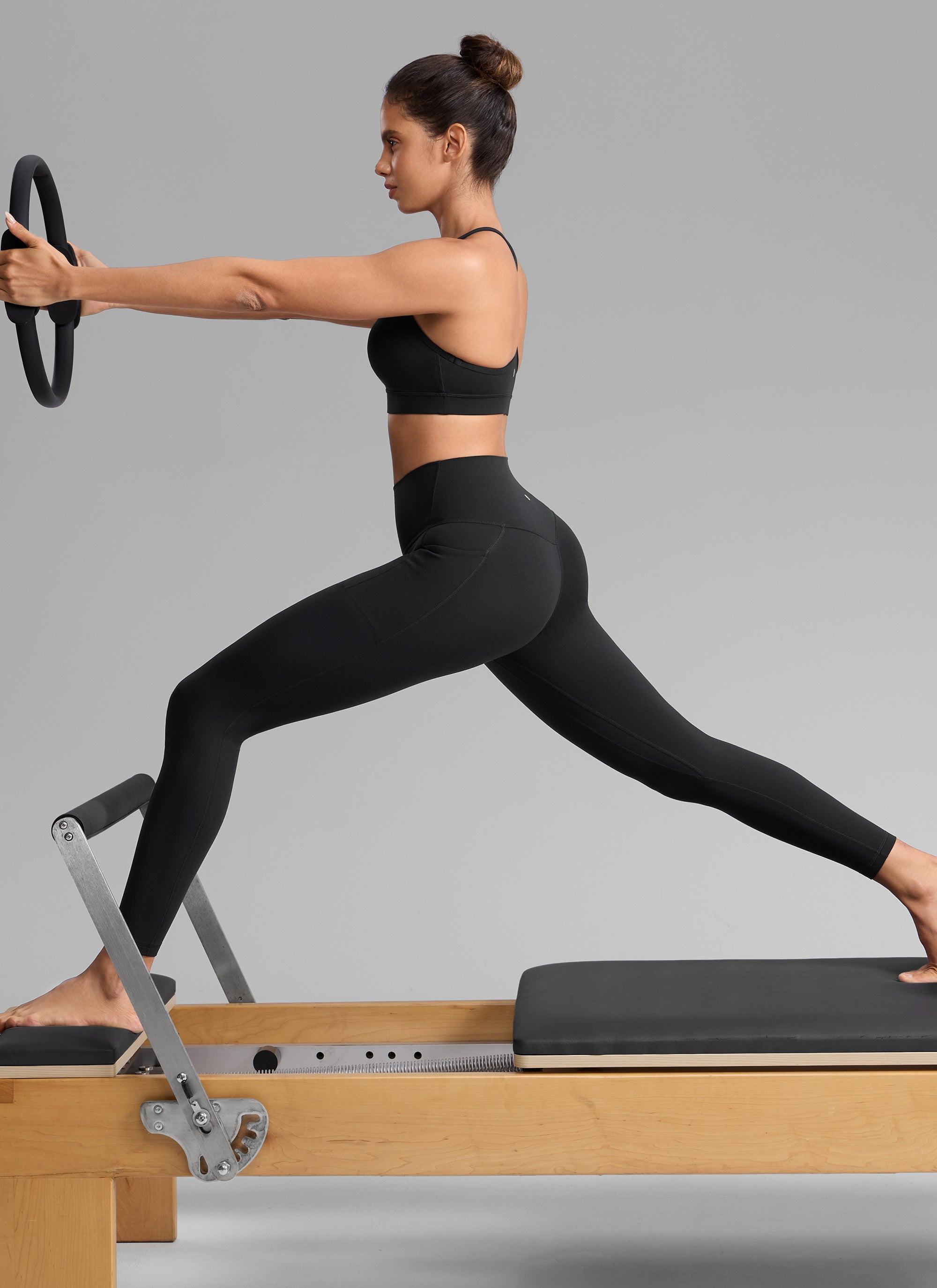 ليقنز Butterlift للتمارين بخصر عالٍ وجيوب نسائي من CRZ YOGA بطول 64 سم بلون أسود