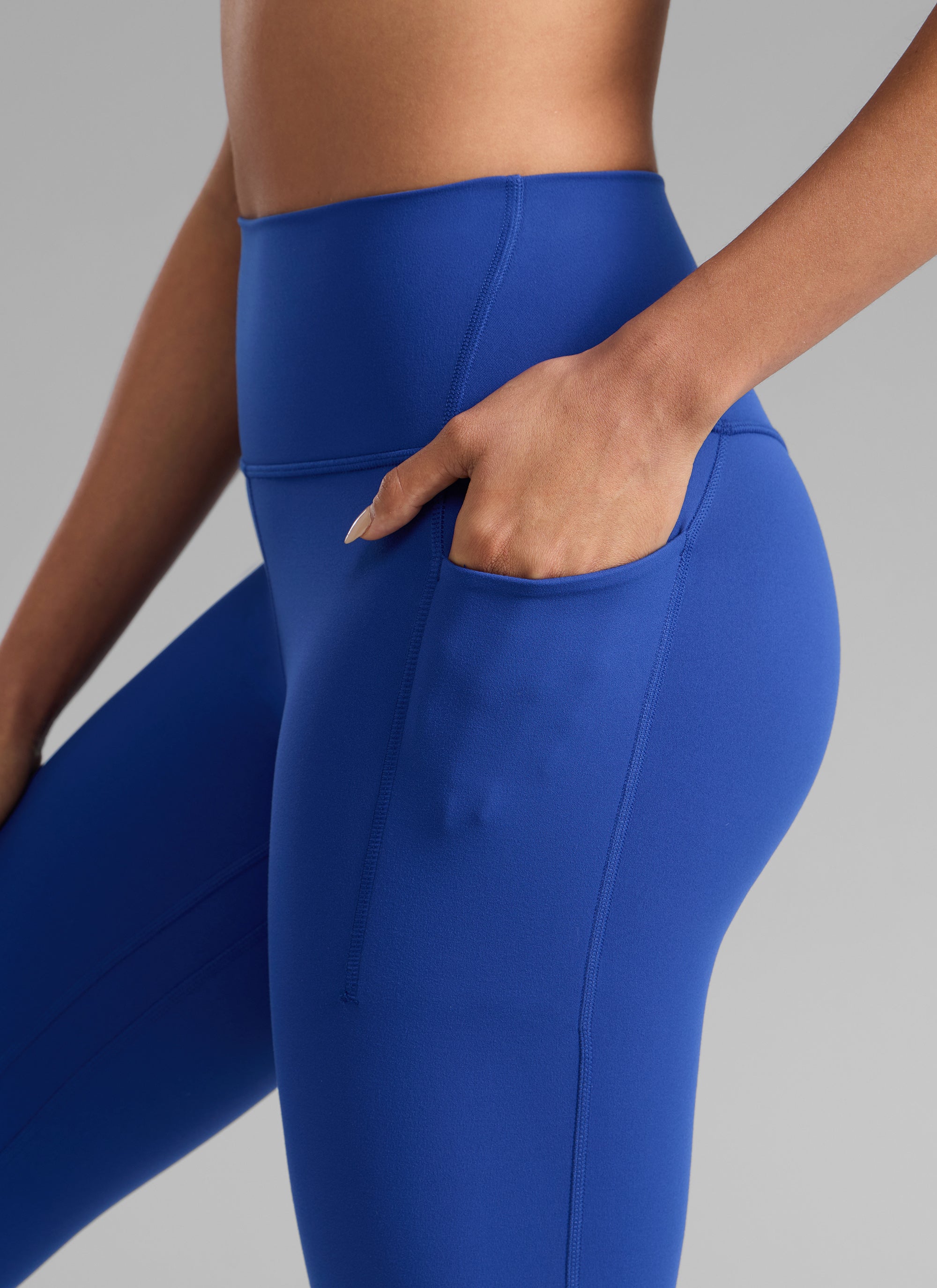 ليقنز Butterlift للتمارين بخصر عالٍ وجيوب نسائي من CRZ YOGA بطول 64 سم بلون أزرق أمواج