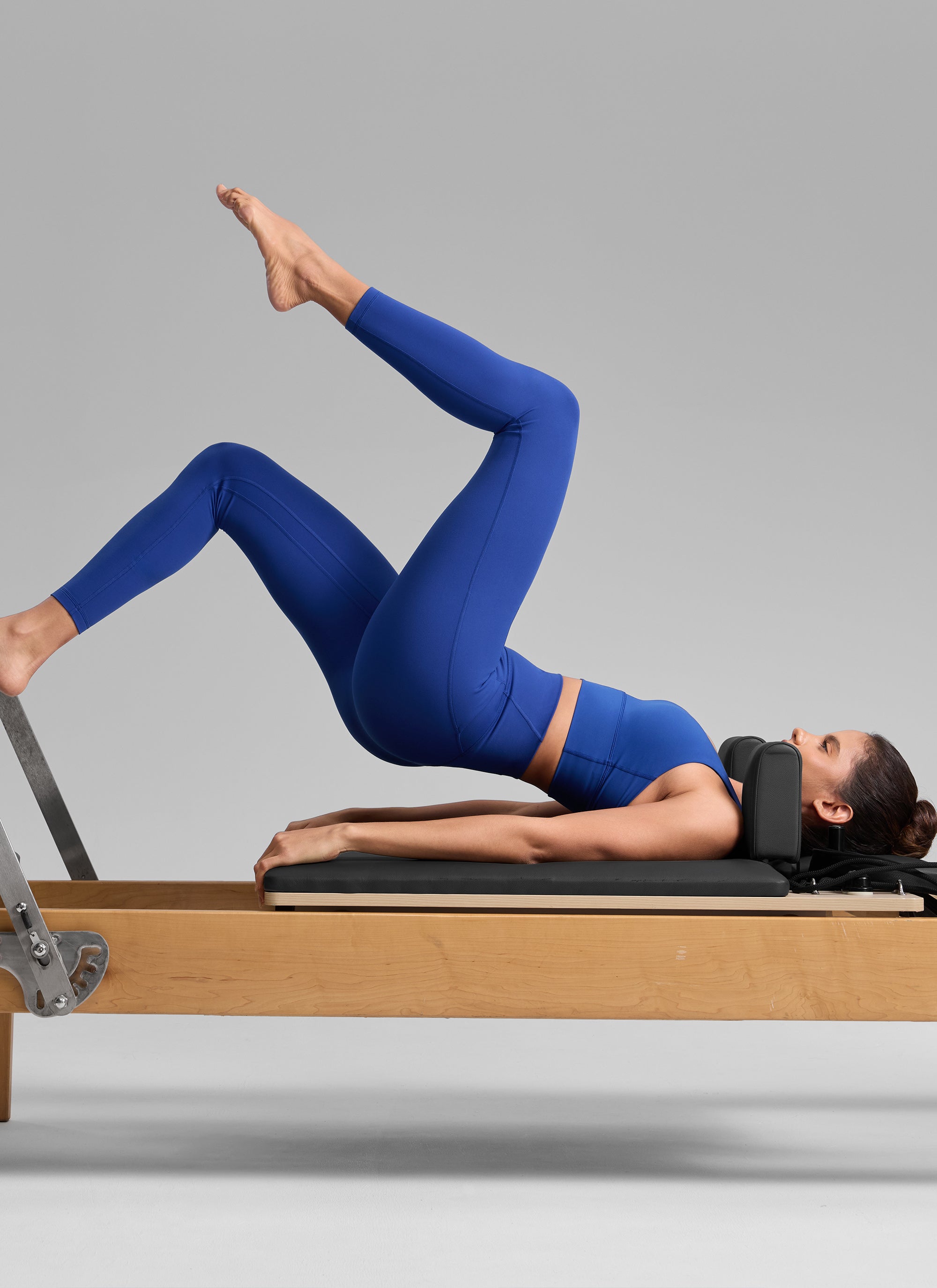 ليقنز Butterlift للتمارين بخصر عالٍ وجيوب نسائي من CRZ YOGA بطول 64 سم بلون أزرق أمواج