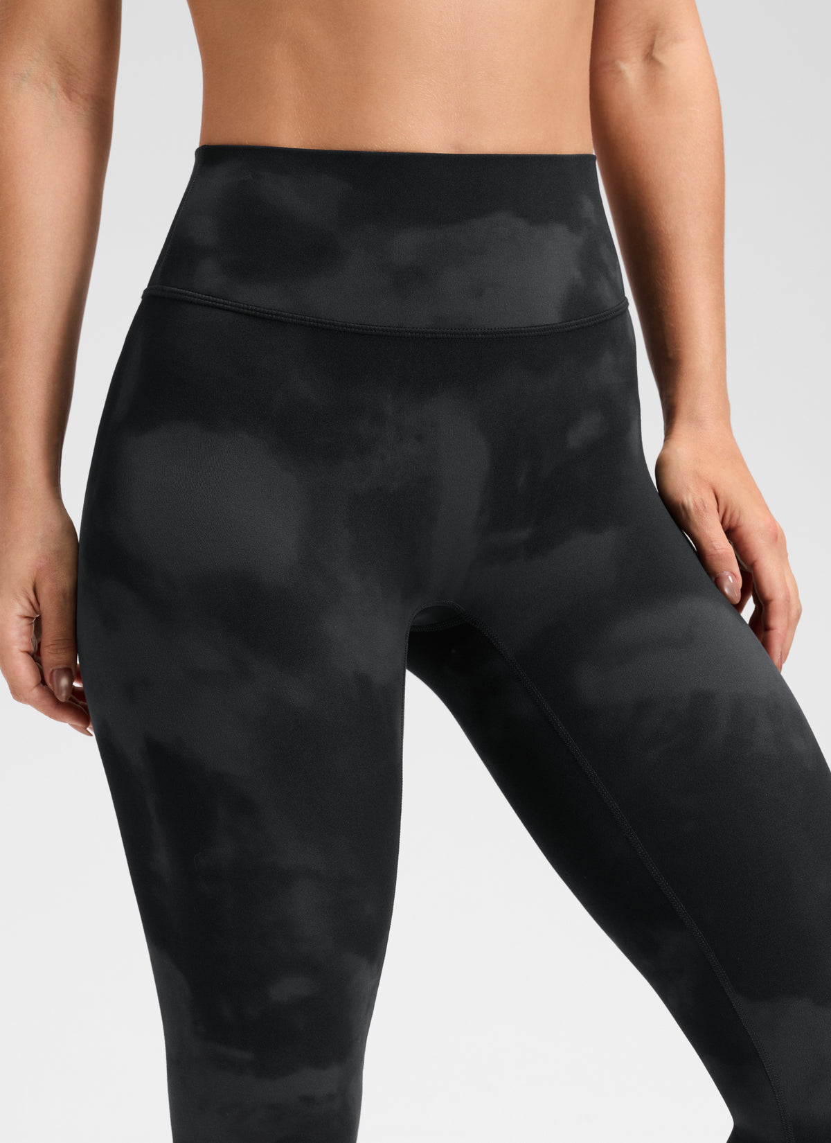 CRZ YOGA Softretch Secretsculpt™ Minor High Rise Front Seam Legging Black Tie Dye Flowers @model_info:Aline