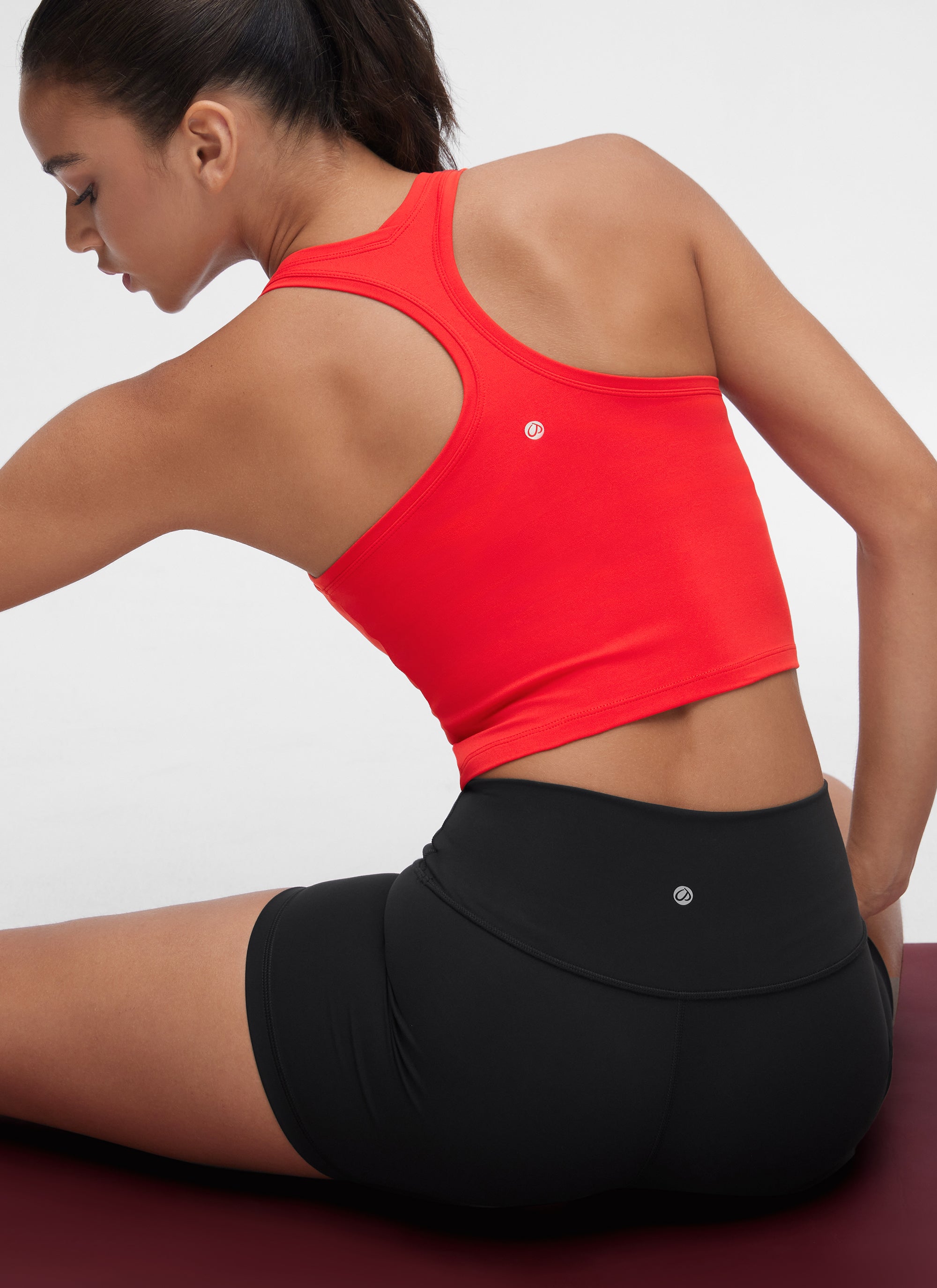 CRZ YOGA: قميص يوغا قصير للسيدات Butterluxe وظهر سباقي، باللون الأحمر الداكن