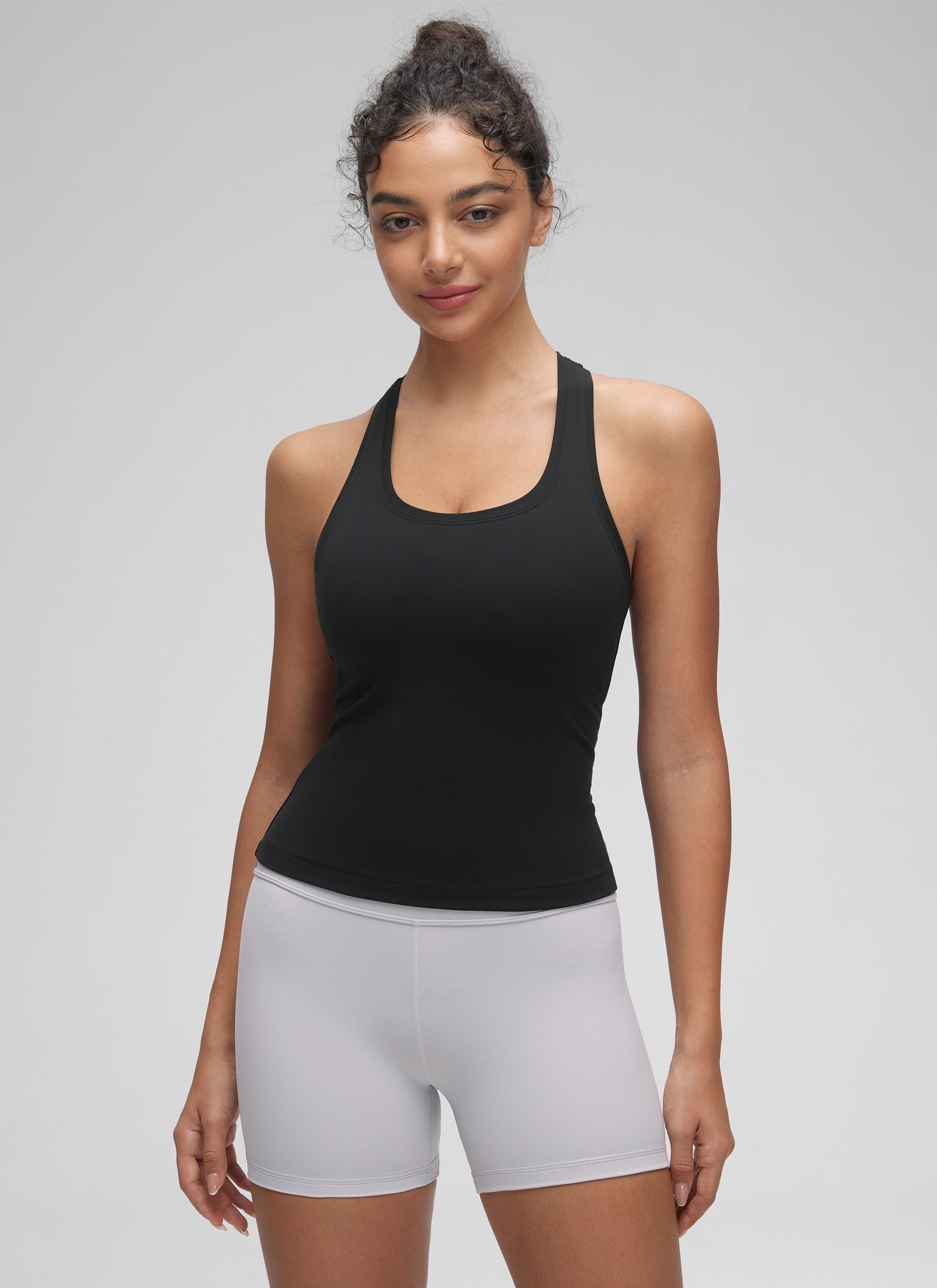 توب CRZ YOGA نسائي لليوجا، Butterluxe بياقة مستديرة وظهر ريسر باك، بقصة ضيقة، أسود