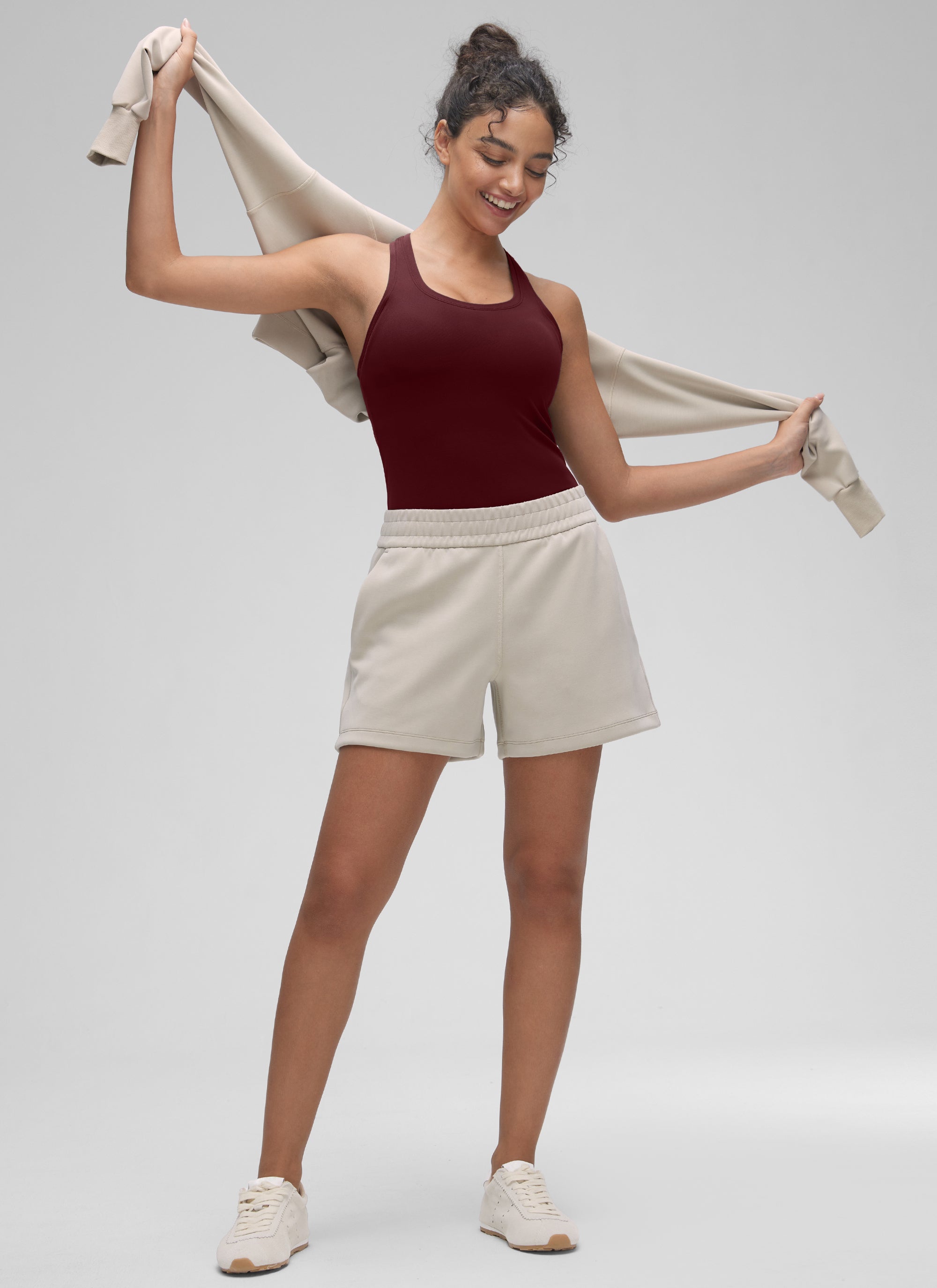 توب CRZ YOGA نسائي لليوجا، Butterluxe بياقة مستديرة وظهر ريسر باك، بقصة ضيقة، أحمر ميرلو