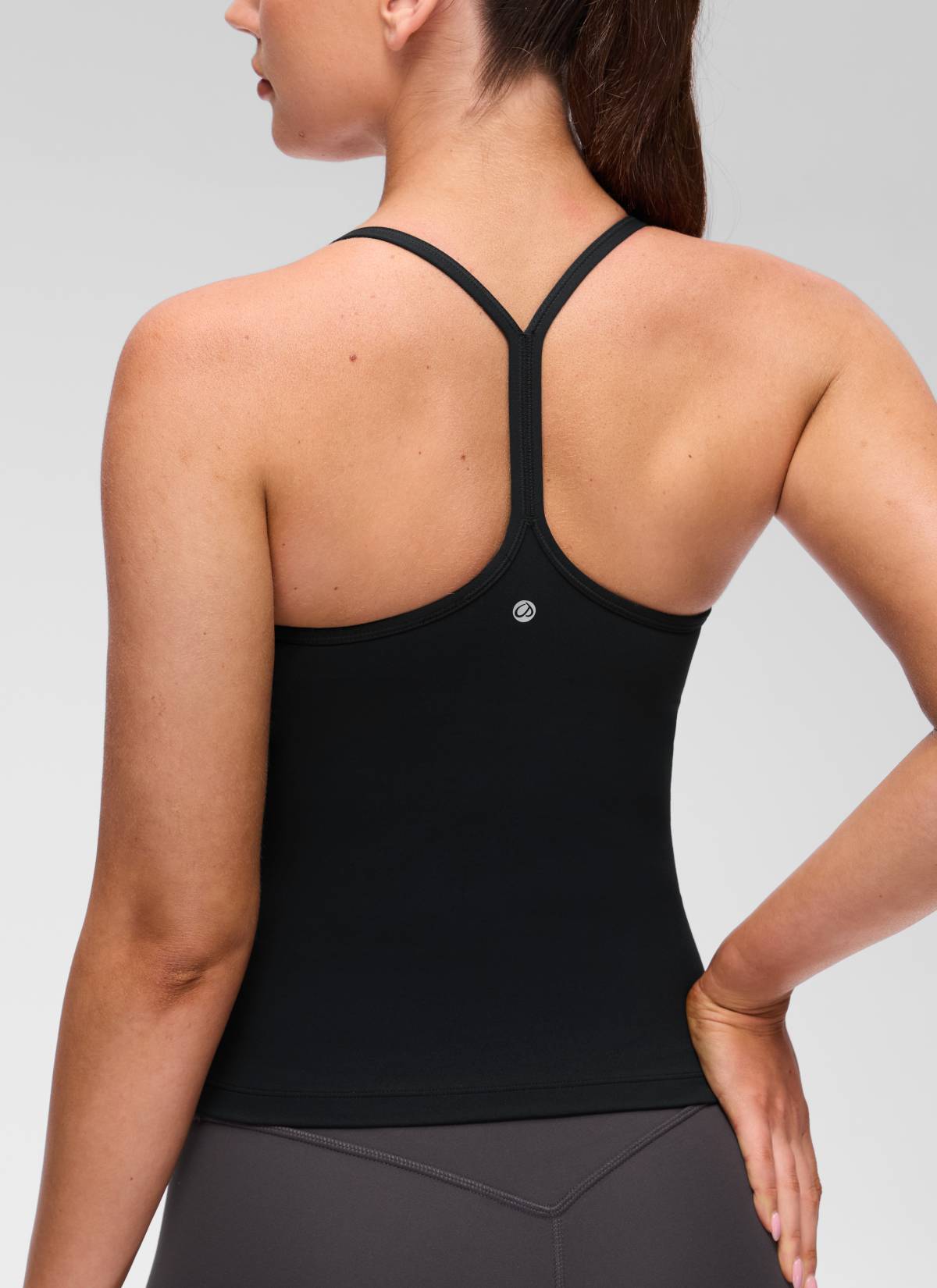 CRZ YOGA - قميص يوغا نسائي بقصّة ضيقة ( Butterluxe ) مزود بحمالة صدر مدمجة وفتحة ظهر على شكل Y، أسود