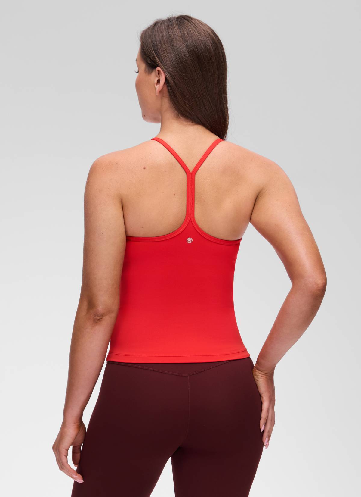 CRZ YOGA - قميص يوغا نسائي بقصّة ضيقة ( Butterluxe ) مزود بحمالة صدر مدمجة وفتحة ظهر على شكل Y، لون أحمر غامق