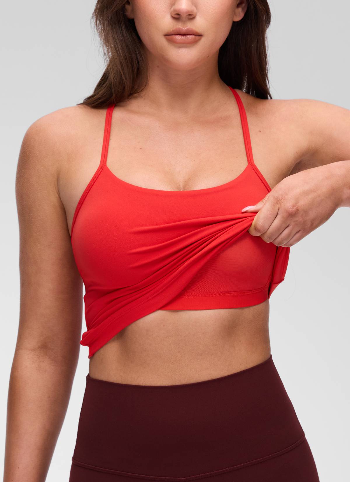 CRZ YOGA - قميص يوغا نسائي بقصّة ضيقة ( Butterluxe ) مزود بحمالة صدر مدمجة وفتحة ظهر على شكل Y، لون أحمر غامق
