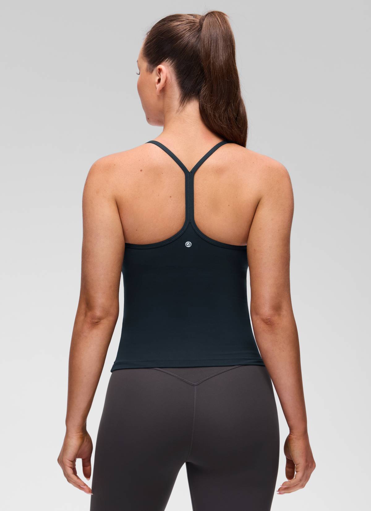 CRZ YOGA - قميص يوغا نسائي بقصّة ضيقة ( Butterluxe ) مزود بحمالة صدر مدمجة وفتحة ظهر على شكل حرف Y، لون أزرق داكن