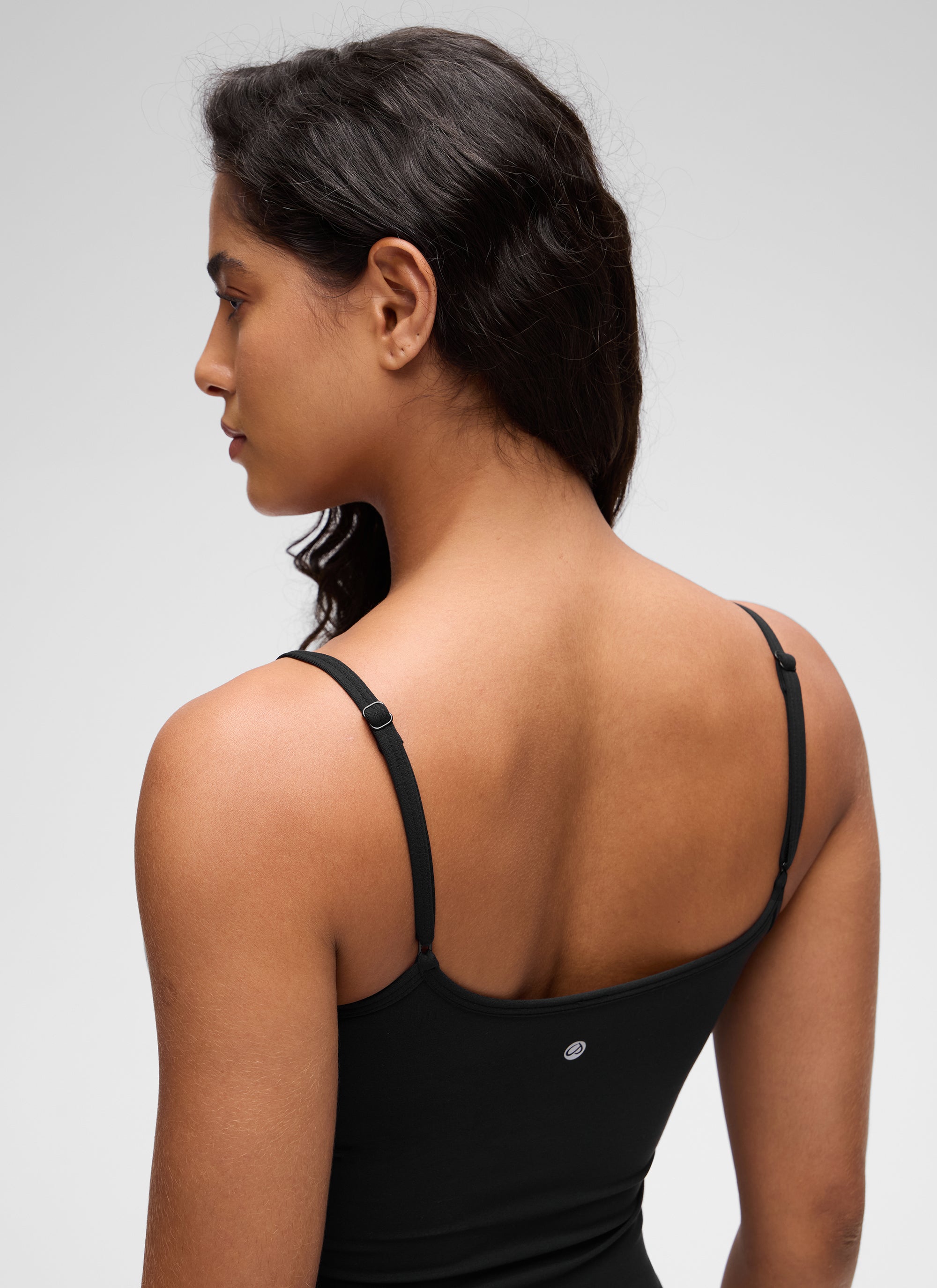 CRZ YOGA: Butterluxe نسائي Butterluxe بياقة مستديرة وفتحة ظهر على شكل حرف U، مزدوج البطانة، أسود