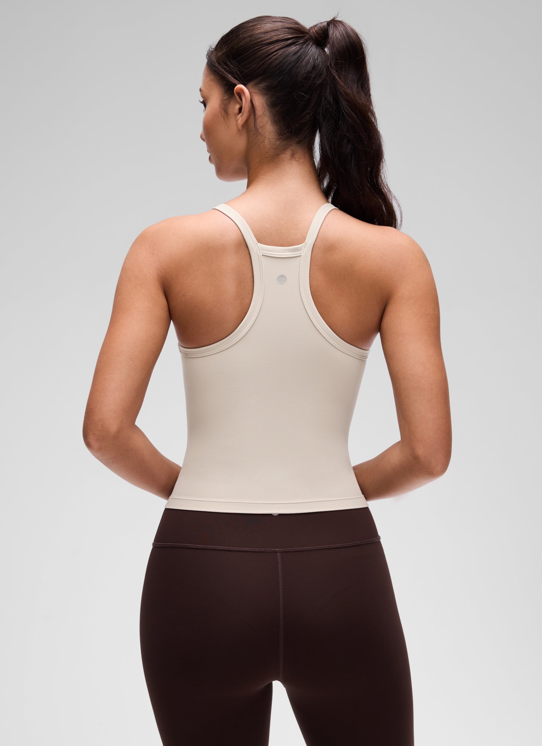 تانك توب نسائي CRZ YOGA Butterluxe ناعم مبطن مزدوج برقبة على شكل V وظهر متسابق تان موهافي