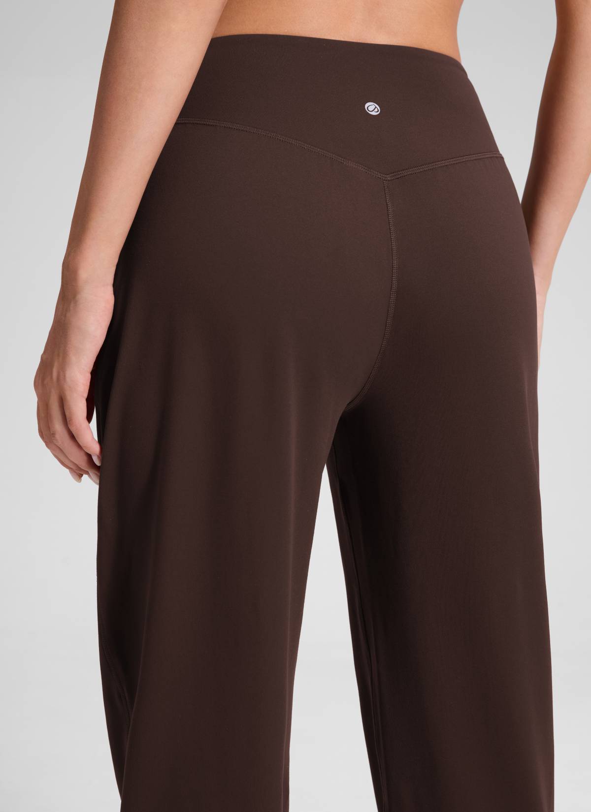 بنطلون رياضي جوغر نسائي يوغا Butterluxe بخصر مرتفع وجيوب بطول 71 سم من CRZ YOGA