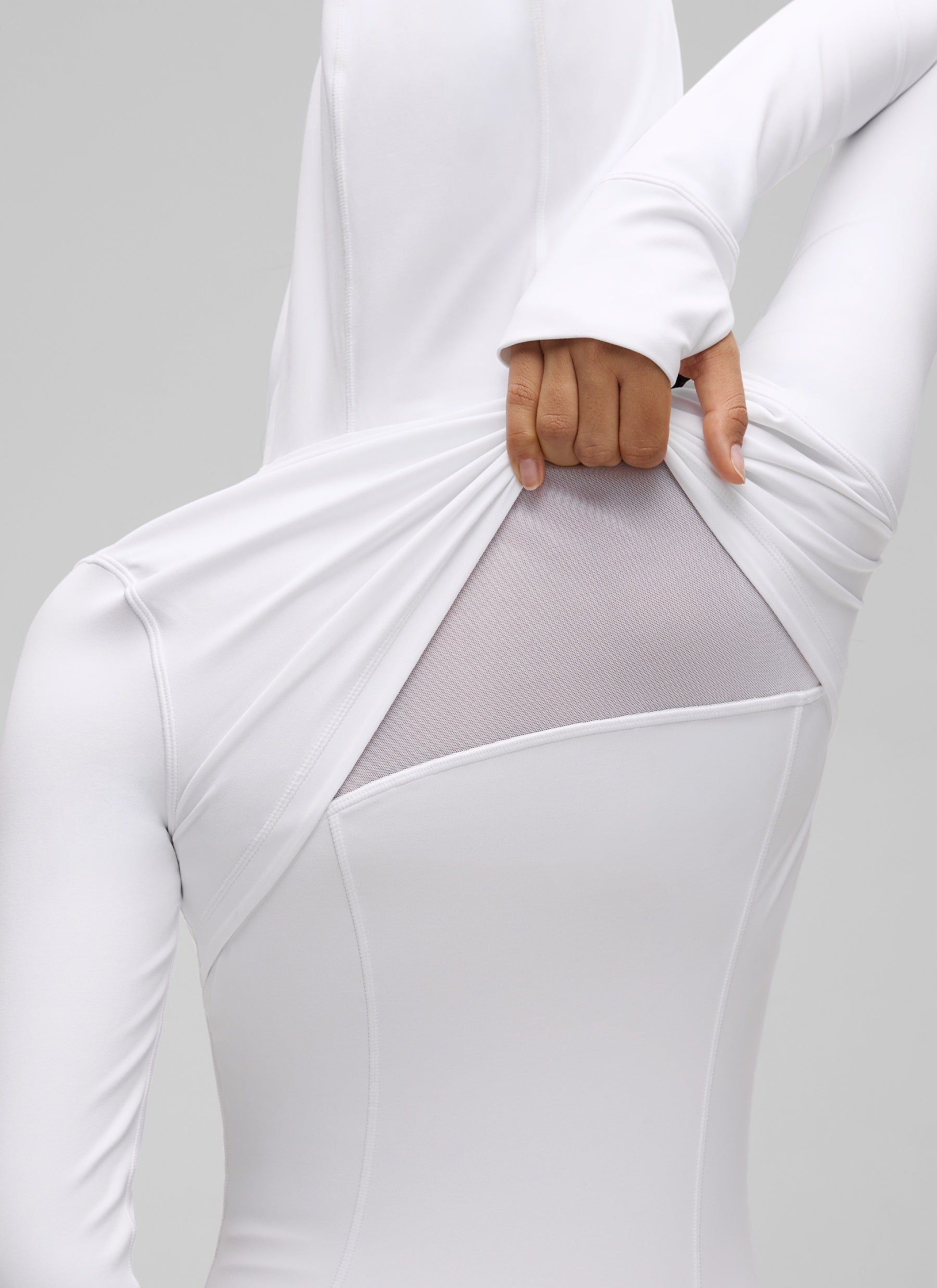 هوديز CRZ YOGA نسائي Butterluxe بقصة ضيقة وجيوب بسحاب كامل أبيض
