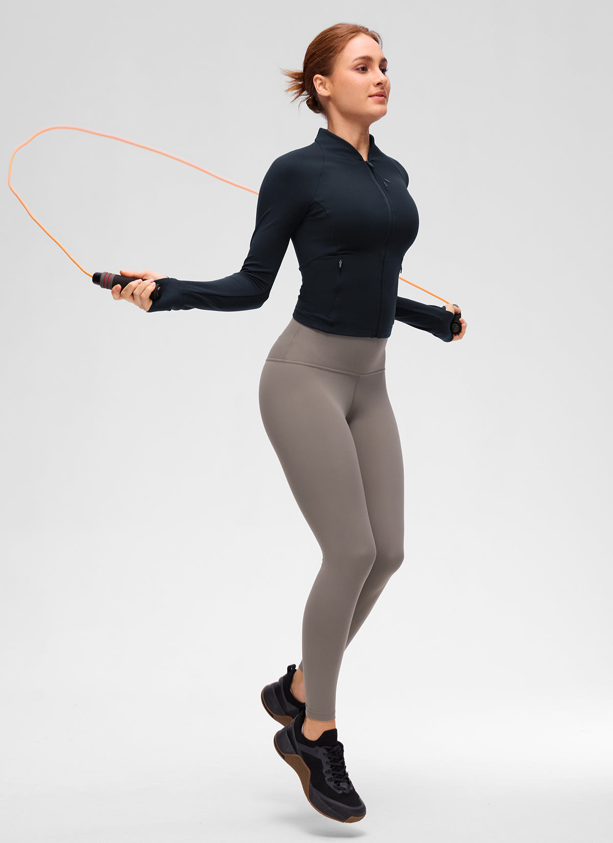 جاكيت نسائي كاجوال بفتحة رقبة على شكل V وطول الخصر مع جيوب من مجموعة Butterluxe من CRZ YOGA، أزرق داكن