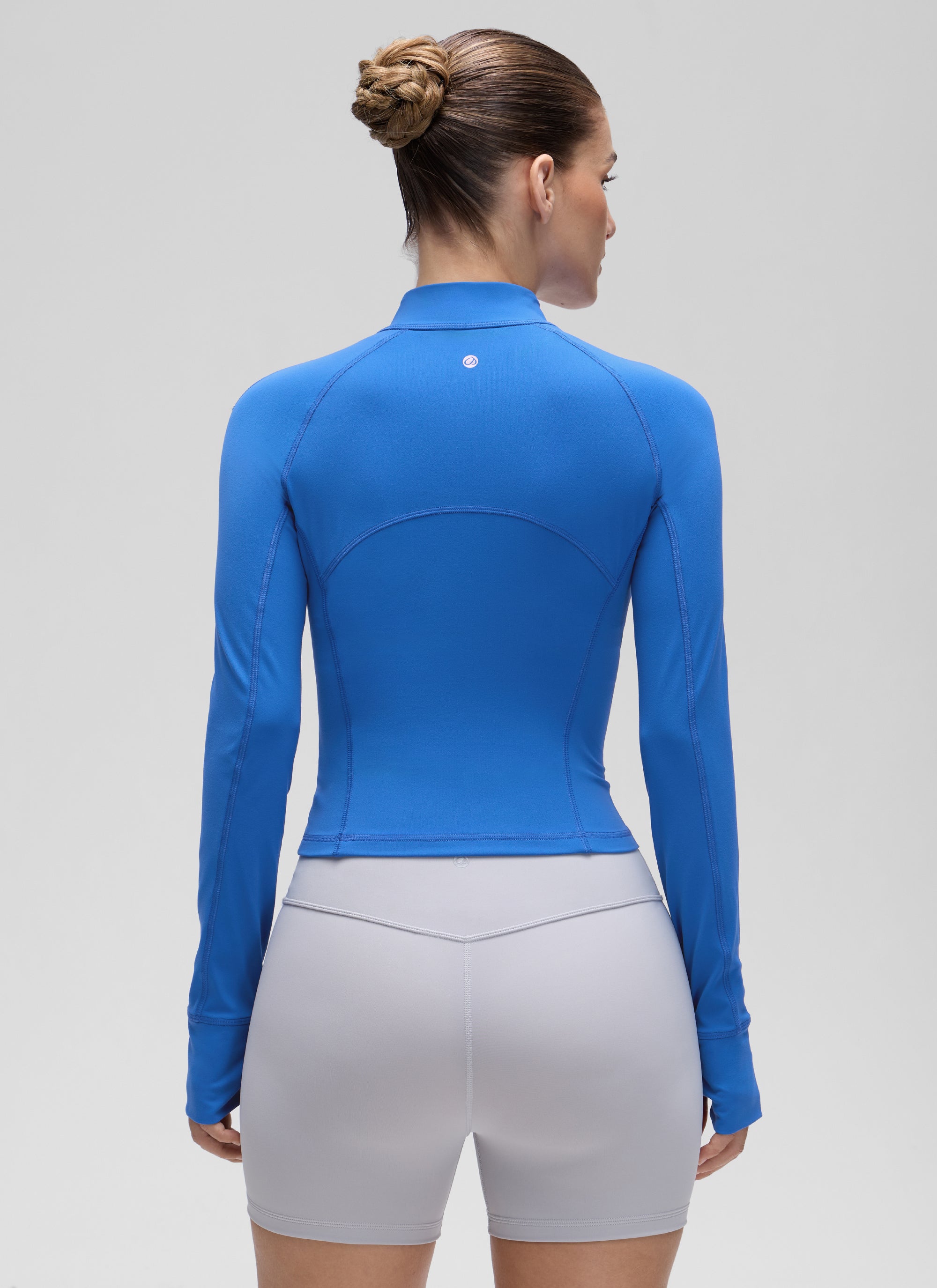 بلوزات نسائية ضيقة لليوغا بسحاب نصف وأكمام طويلة Butterluxe بلون أزرق لامع من CRZ YOGA